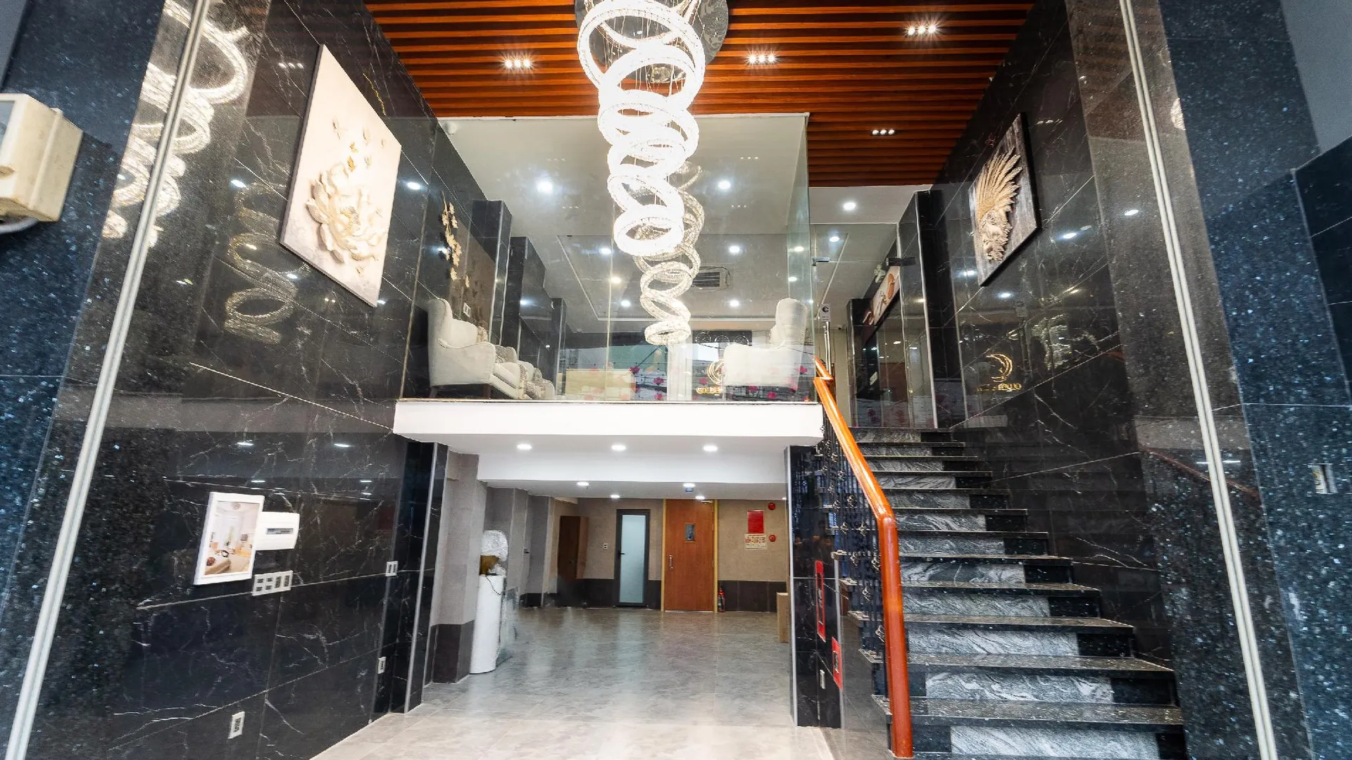 호치민 골든 루나 호텔 - 부이비엔 워킹 스트리트 2성급 호텔 외관