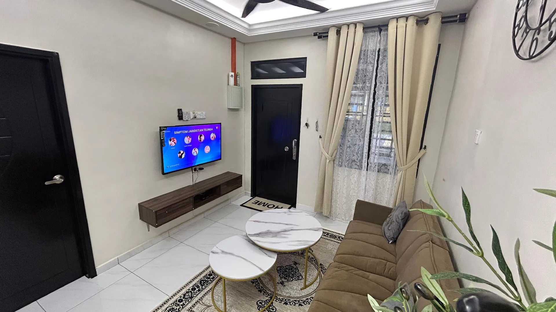 코타 팅기 코타 팅기 타운의 프라이빗 하우스 (m², 침실 3개, 프라이빗 욕실 2개) 1성급 싱글룸 스위트룸