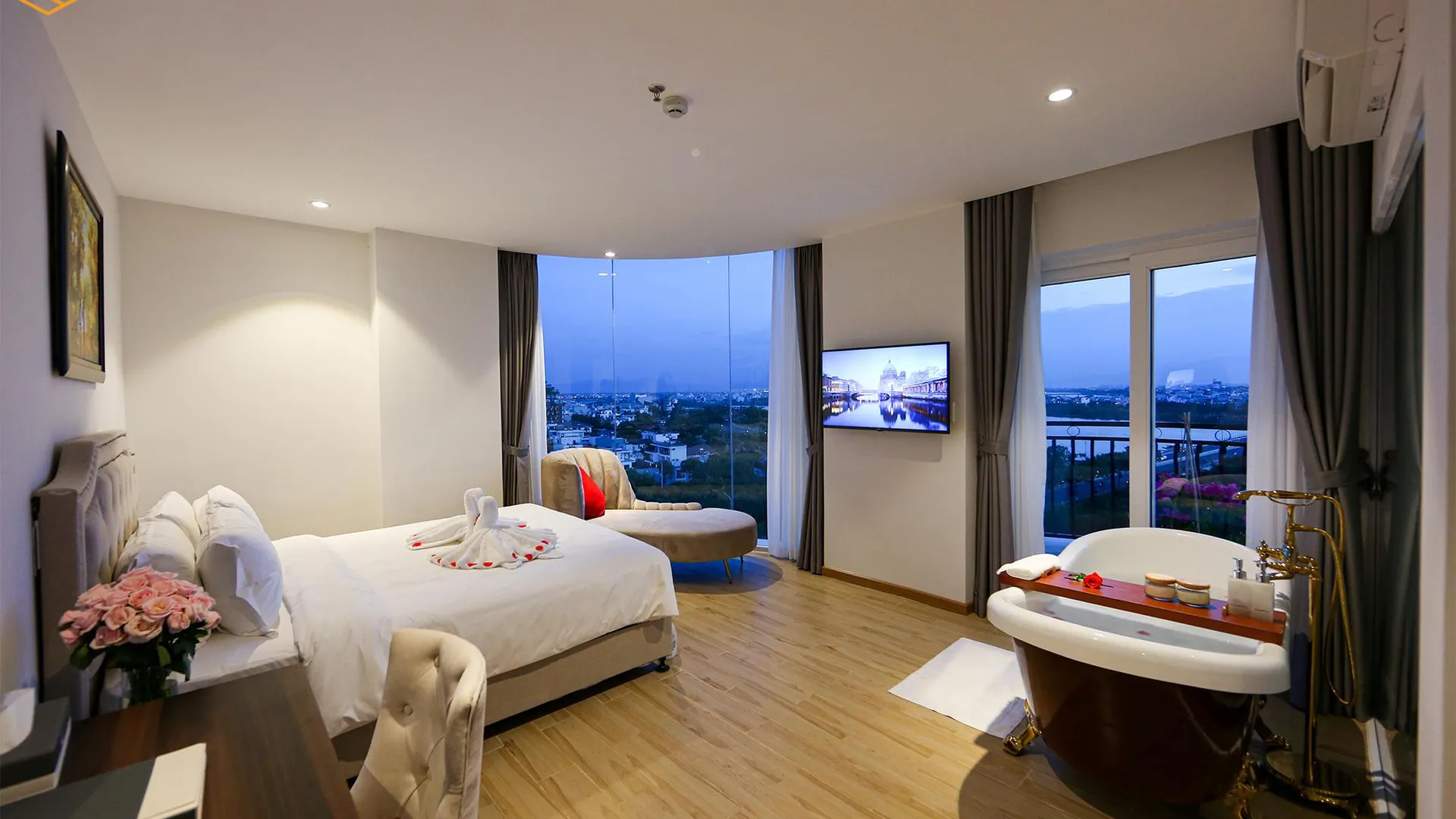 다낭 RHM 호텔 4성급 호텔 스위트룸