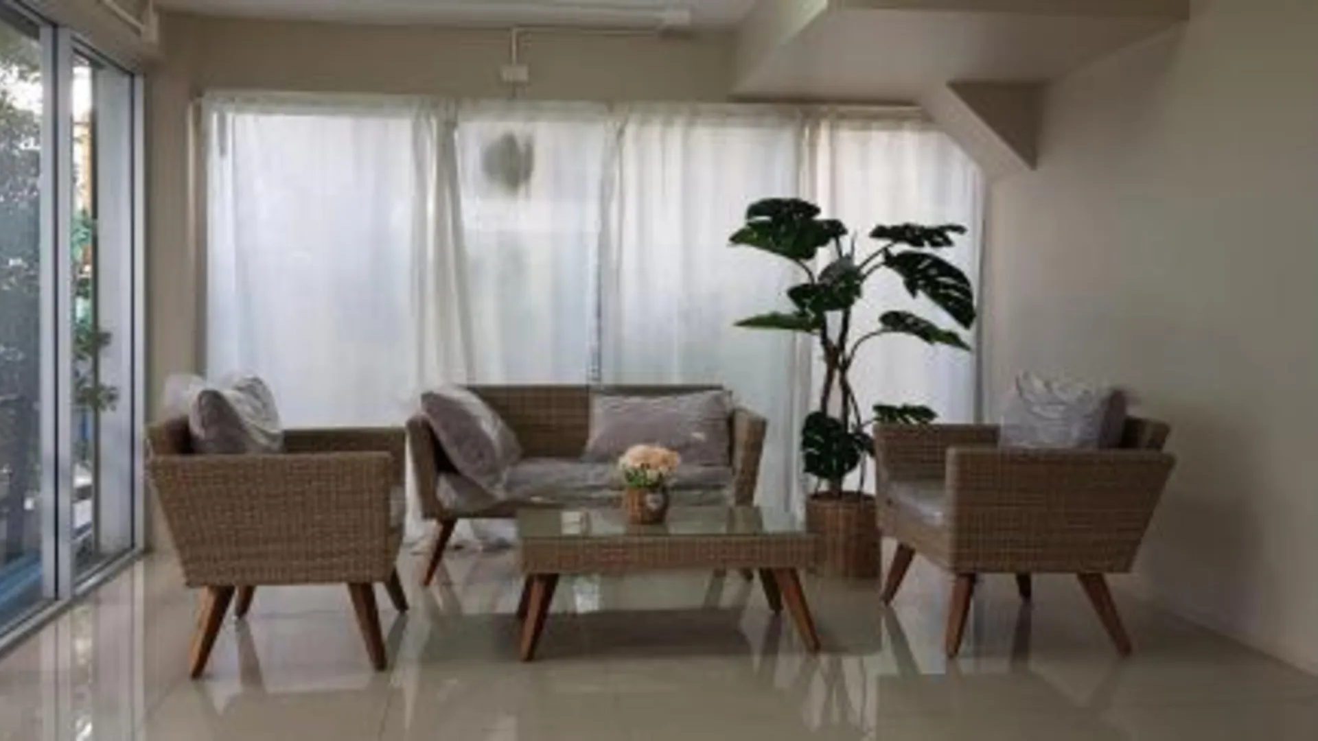 방콕 체크인 호스텔 @ 돈무앙 에어포트 4성급 호텔 로비