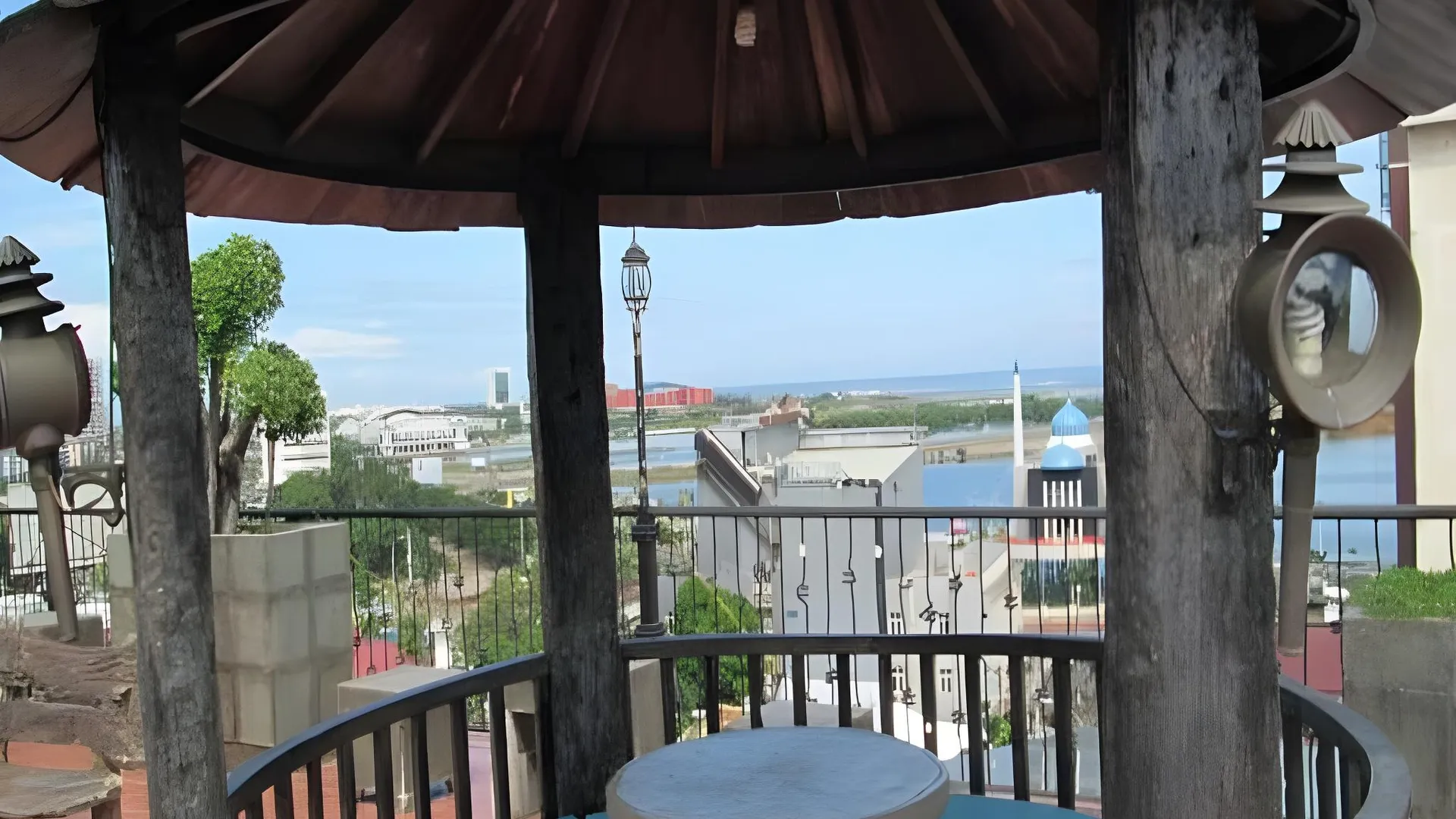 마카사르 케나리 타워 호텔  3성급 호텔 수영장