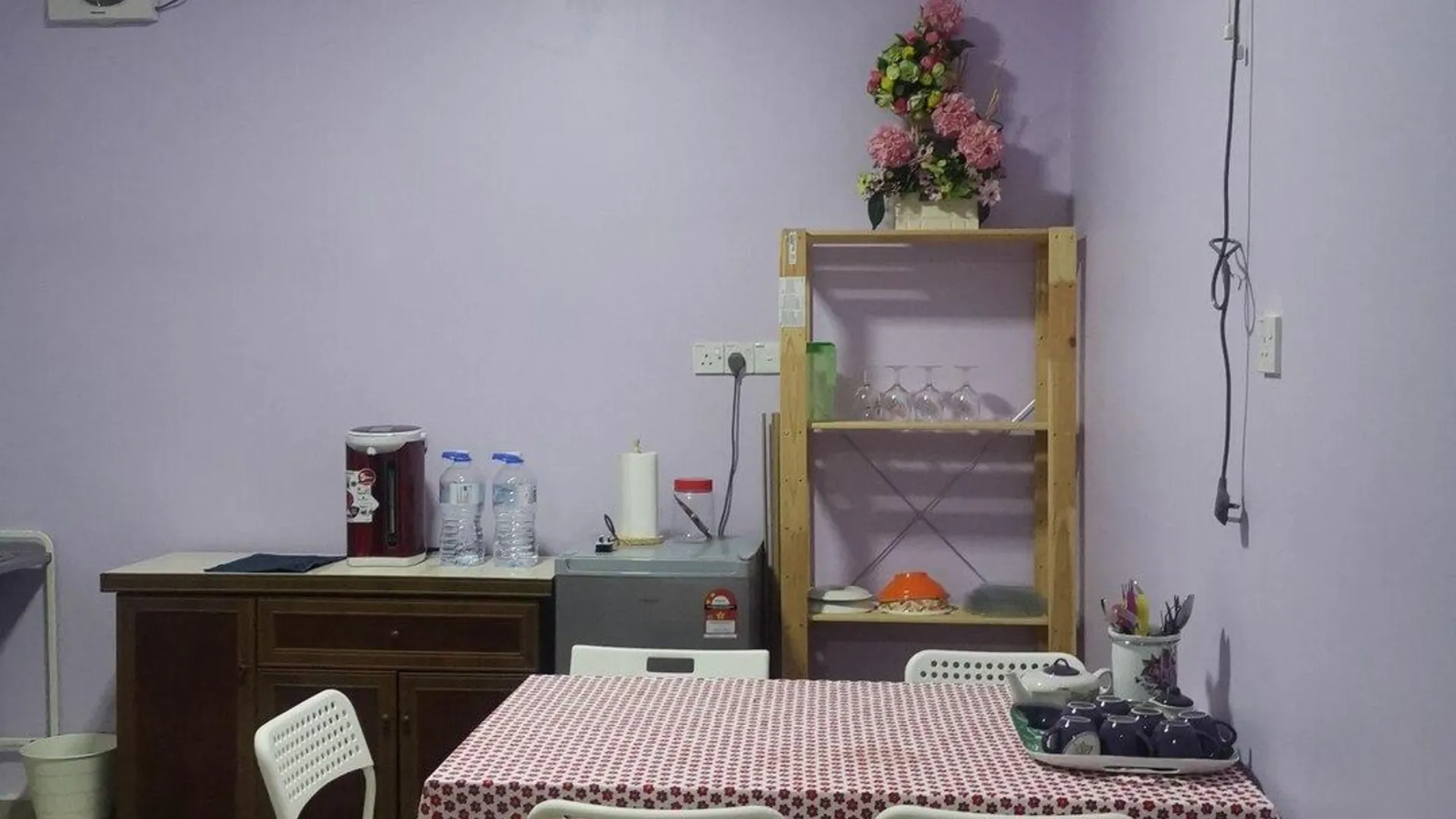 라웁 라웁 시티의 프라이빗 하우스 (80m², 침실 2개, 프라이빗 욕실 1개) 2성급 싱글룸 레스토랑