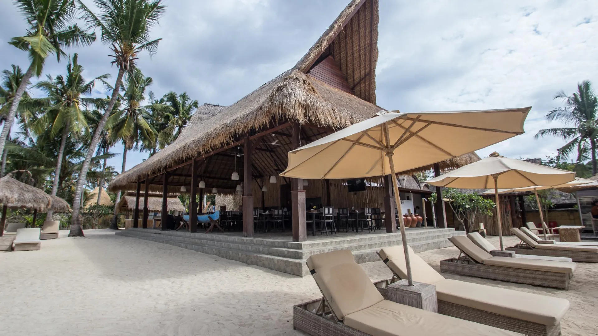 발리 르 누사 비치 클럽 4성급 호텔 로비