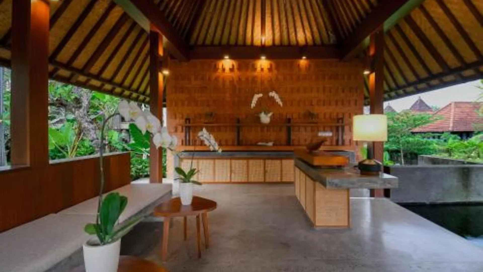 발리 JAPA 스위트 앤 빌라 5성급 호텔 로비