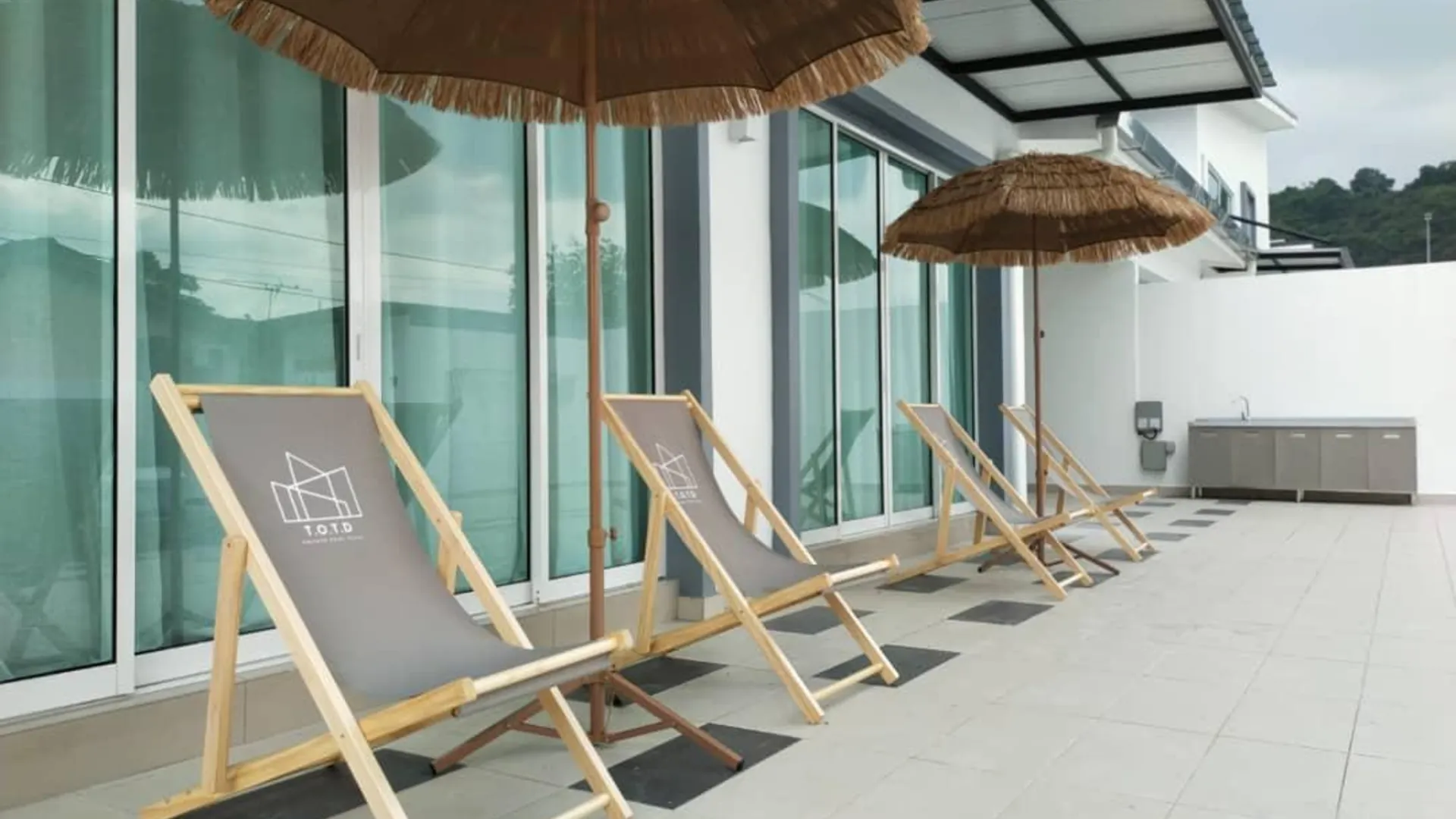 이포 캄풍 자와의 프라이빗 하우스 (100m², 침실 6개, 프라이빗 욕실 8개) 3성급 싱글룸 수영장