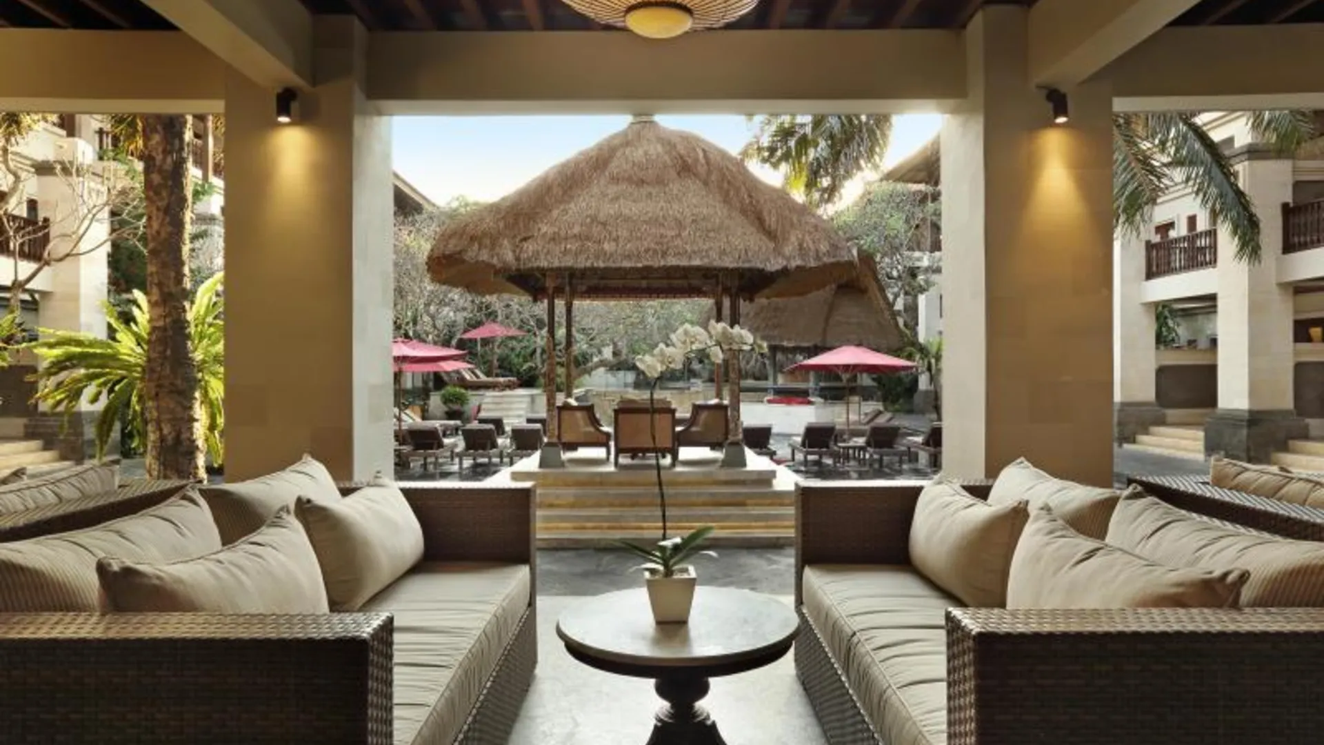 발리 푸리 산트리안 비치 리조트 앤 스파 4성급 호텔 수영장