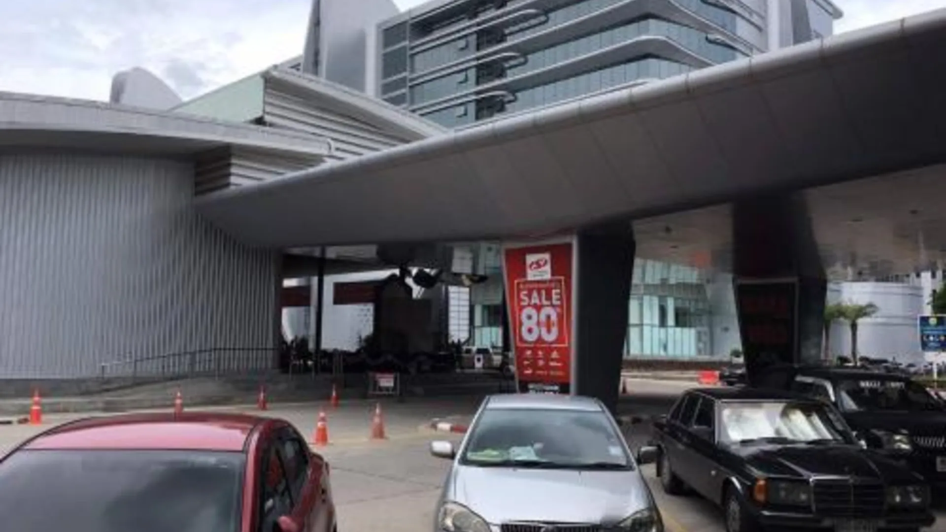 방콕 임팩트 - 챌린저 무앙 통 타니 서비스 아파트먼트 3성급 호텔 레스토랑