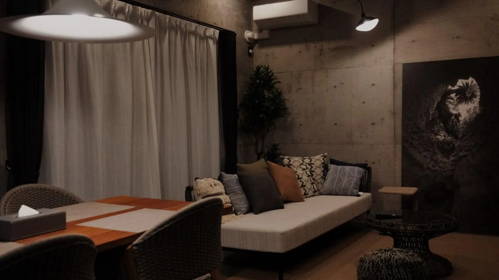 오키나와 본섬 류큐 브리즈・1동대절｜최대 6명｜프라이빗 풀｜비치 도보 30초 4성급 게스트하우스 레스토랑