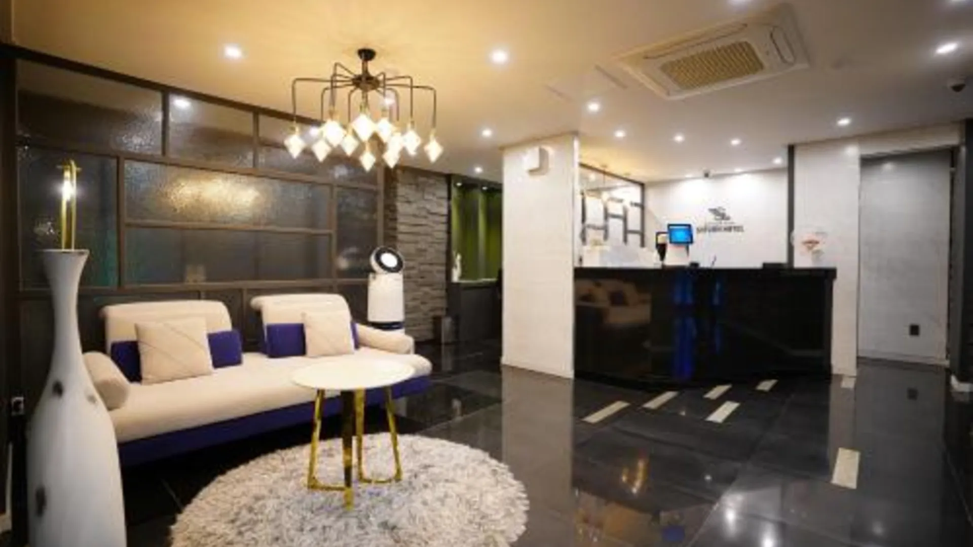 서울 장한평 새턴호텔 3성급 호텔 외관