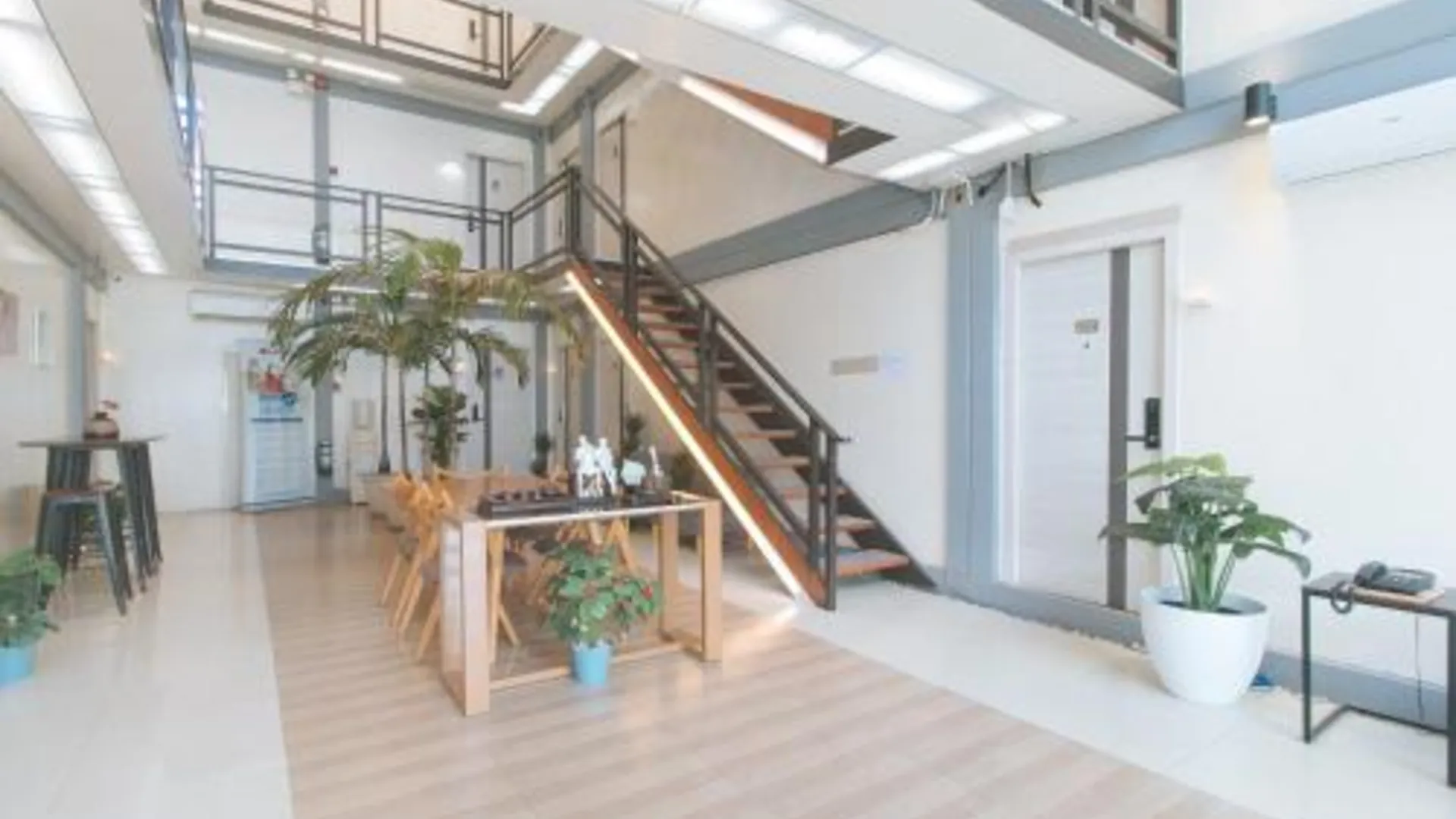 세부 레드도어즈 플러스 @ AS 포르투나 세부 2성급 호텔 외관