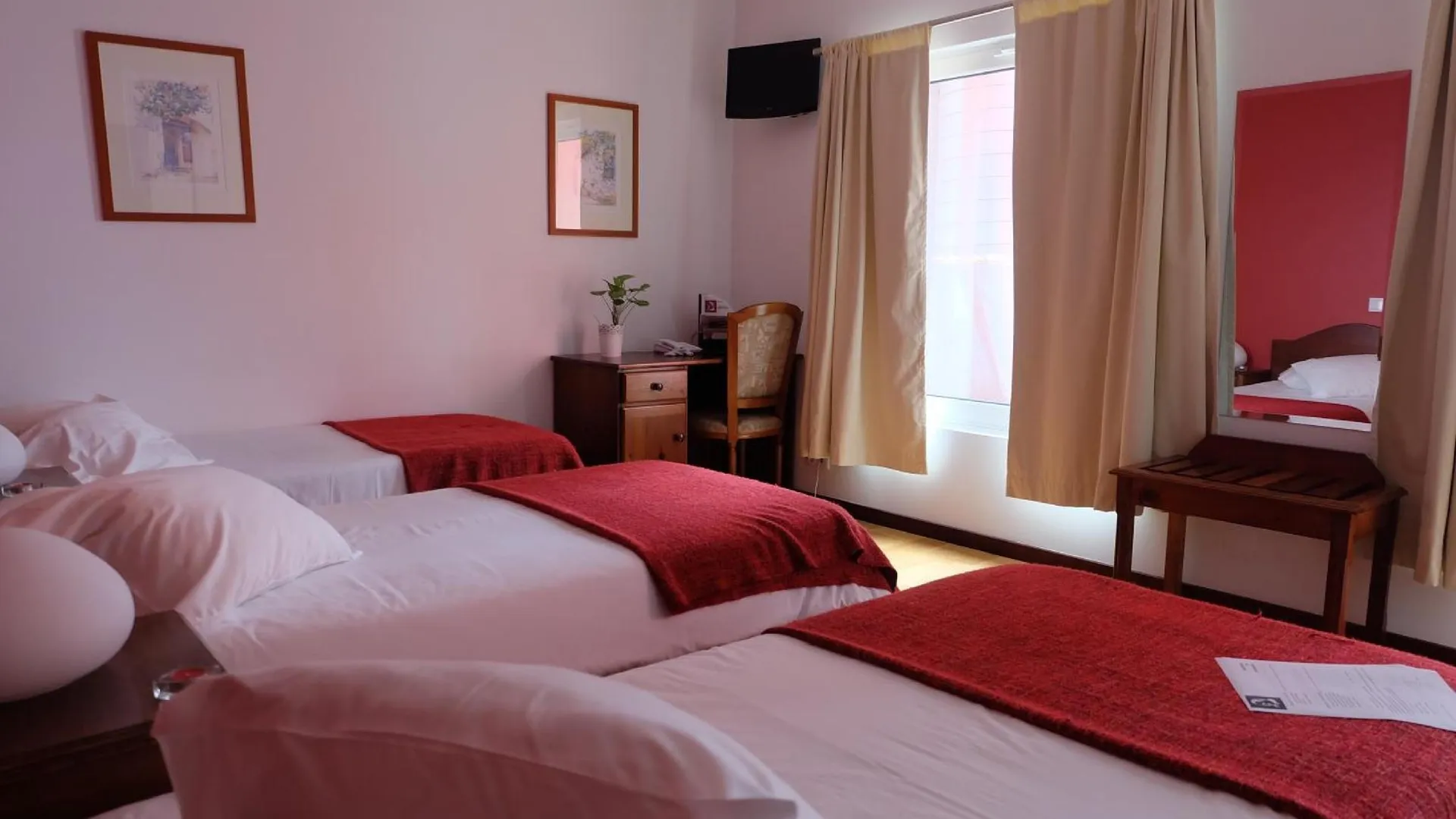 폰타 델가다 호텔 알시데스 2성급 호텔 스위트룸