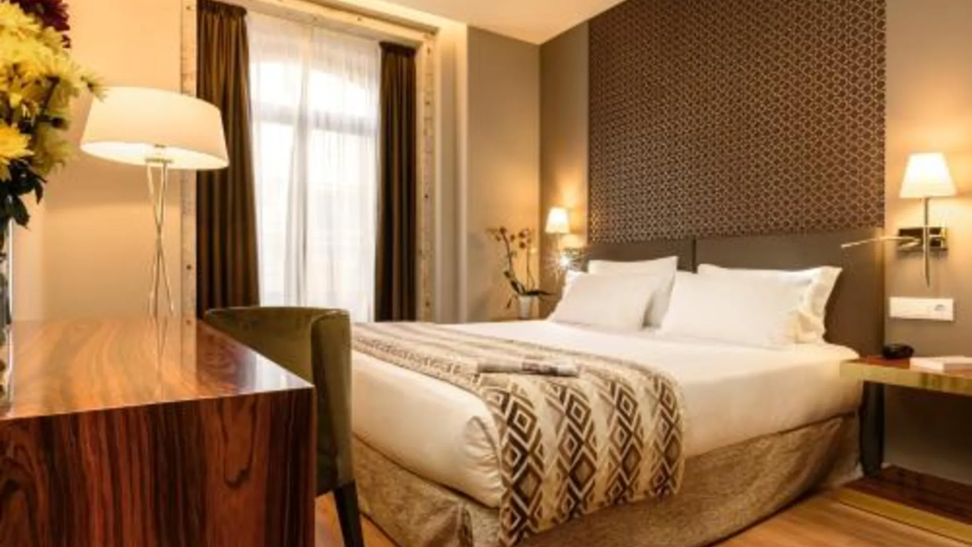 포르투 엑세 알마다 포르투 4성급 호텔 스위트룸