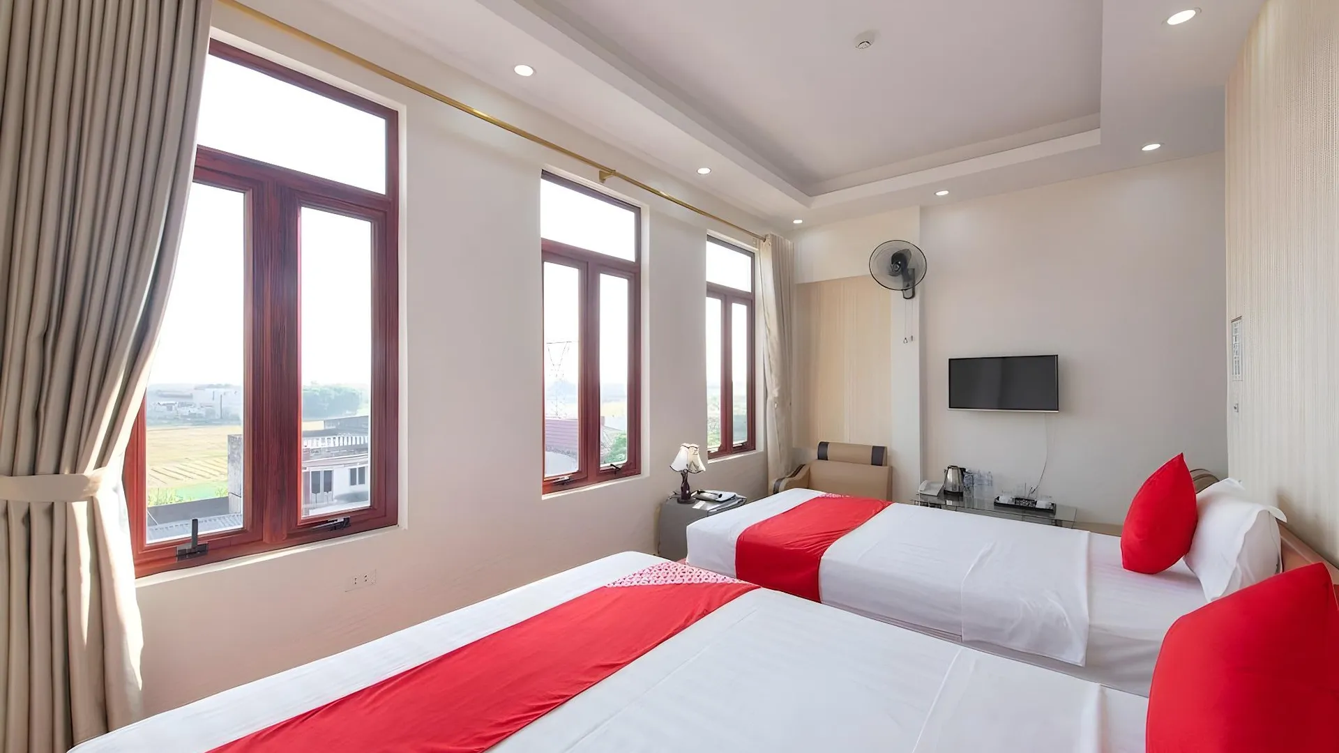 하노이 럭셔리 에어포트 호텔 앤 스파 3성급 호텔 스위트룸