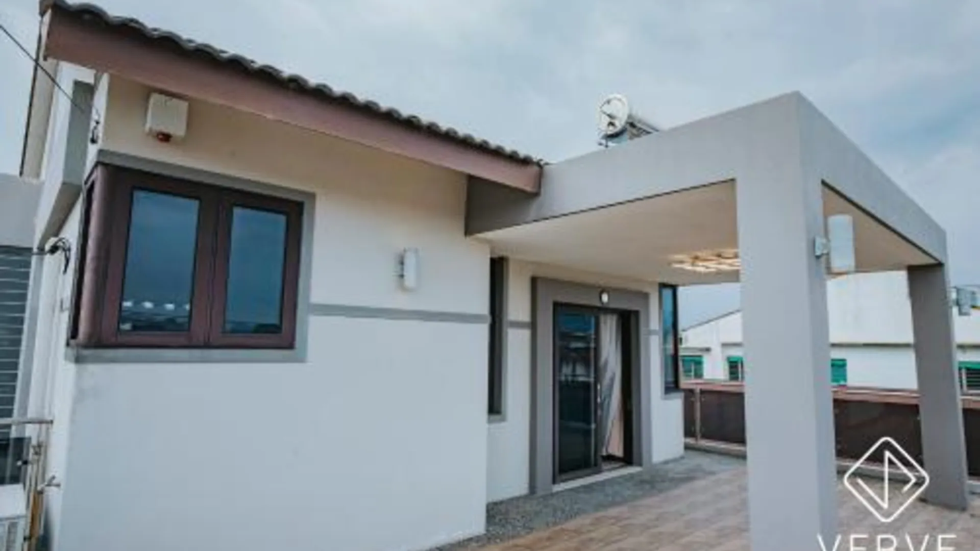 이포 타만 반다라야의 프라이빗 하우스 (1000m², 침실 4개, 프라이빗 욕실 5개) 3성급 게스트하우스 레스토랑