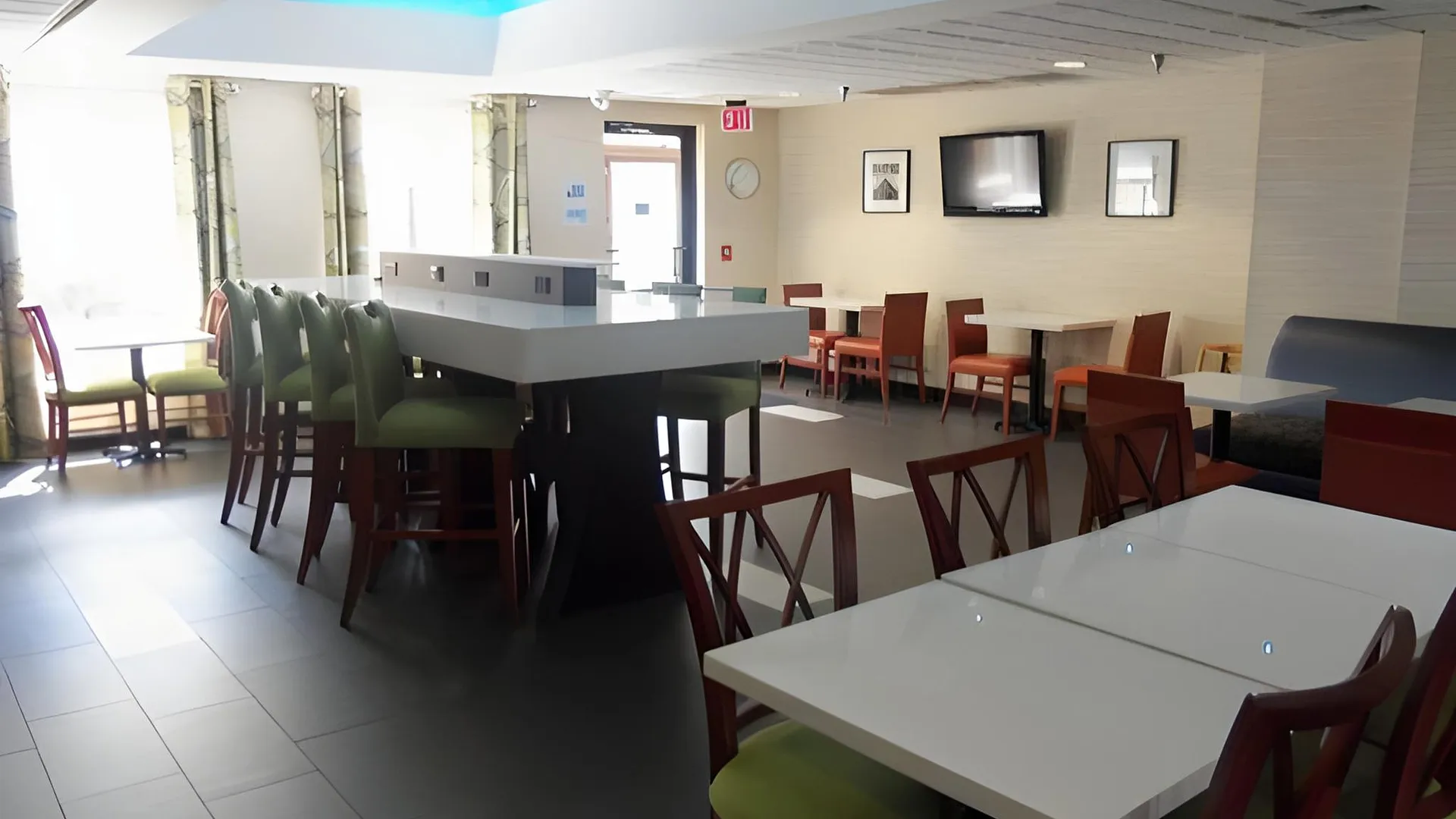 샌포드 (NC) 홀리데이 인 익스프레스 호텔 앤 스위트 샌포드 바이 IHG 2성급 호텔 부대시설