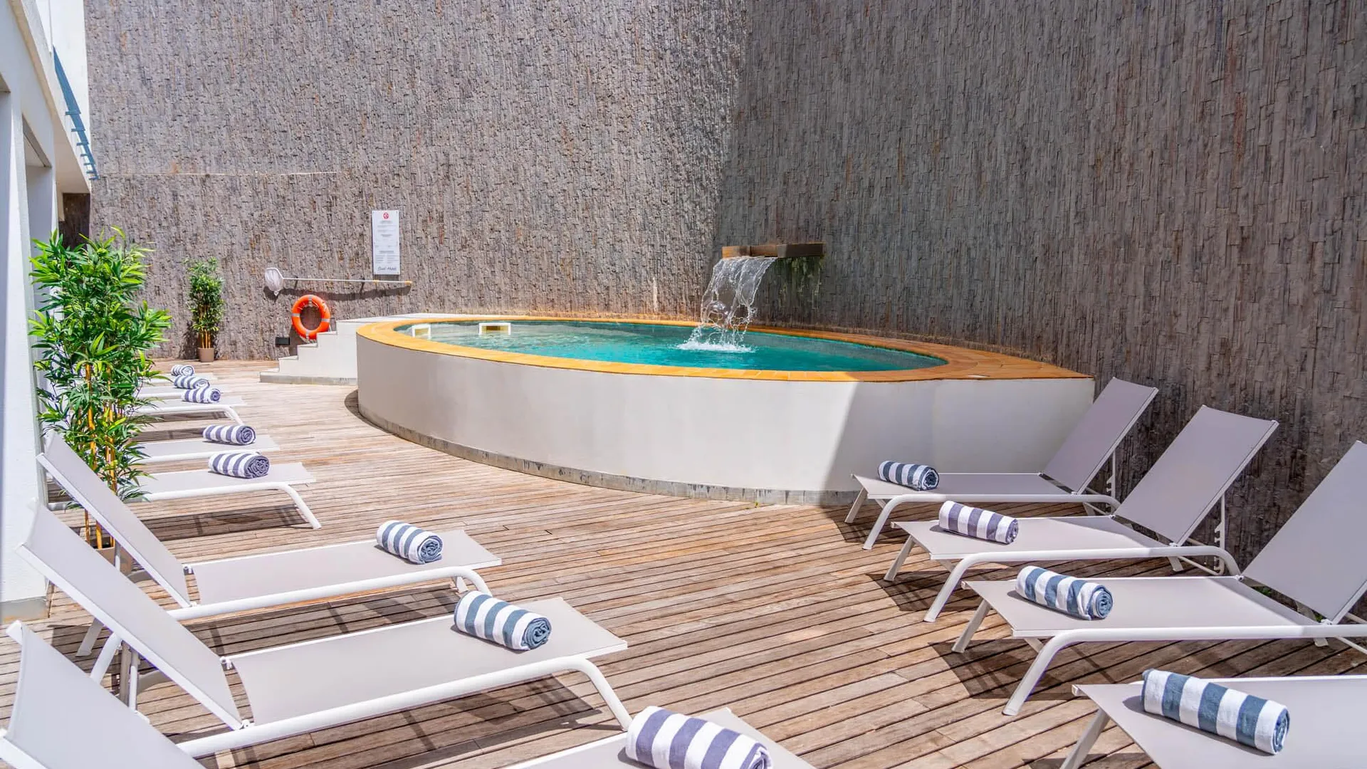 라고스 빌라 도리스 스위트 4성급 호텔 수영장