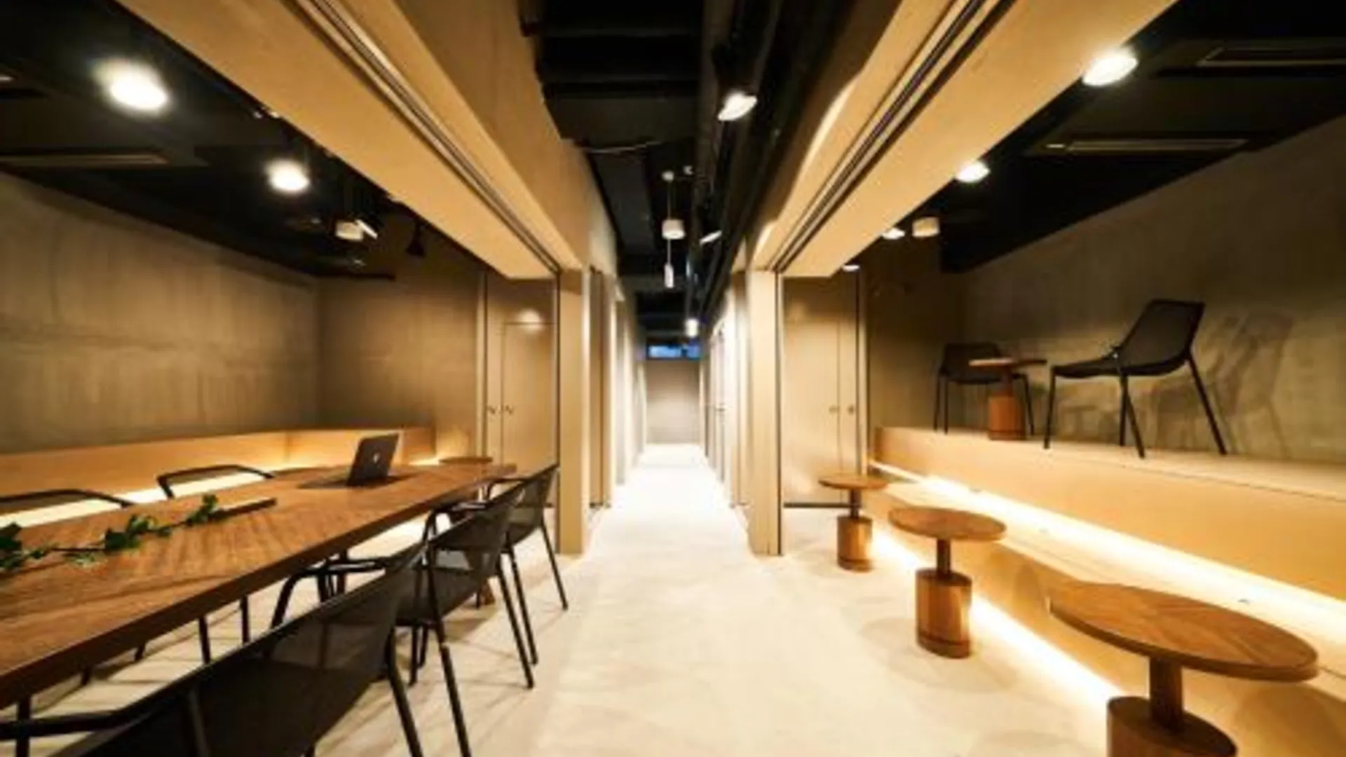 오사카 앤 호스텔 신사이바시 이스트 2성급 호텔 로비