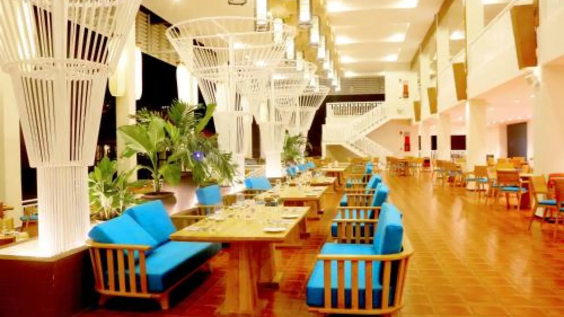 다낭 샌디 비치 논 누크 리조트 4성급 호텔 로비