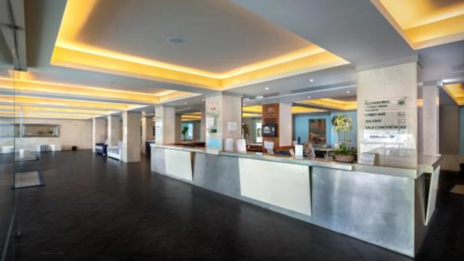 빌라 레알 데 산토 안토니오 Hotel Navegadores 4성급 호텔 수영장