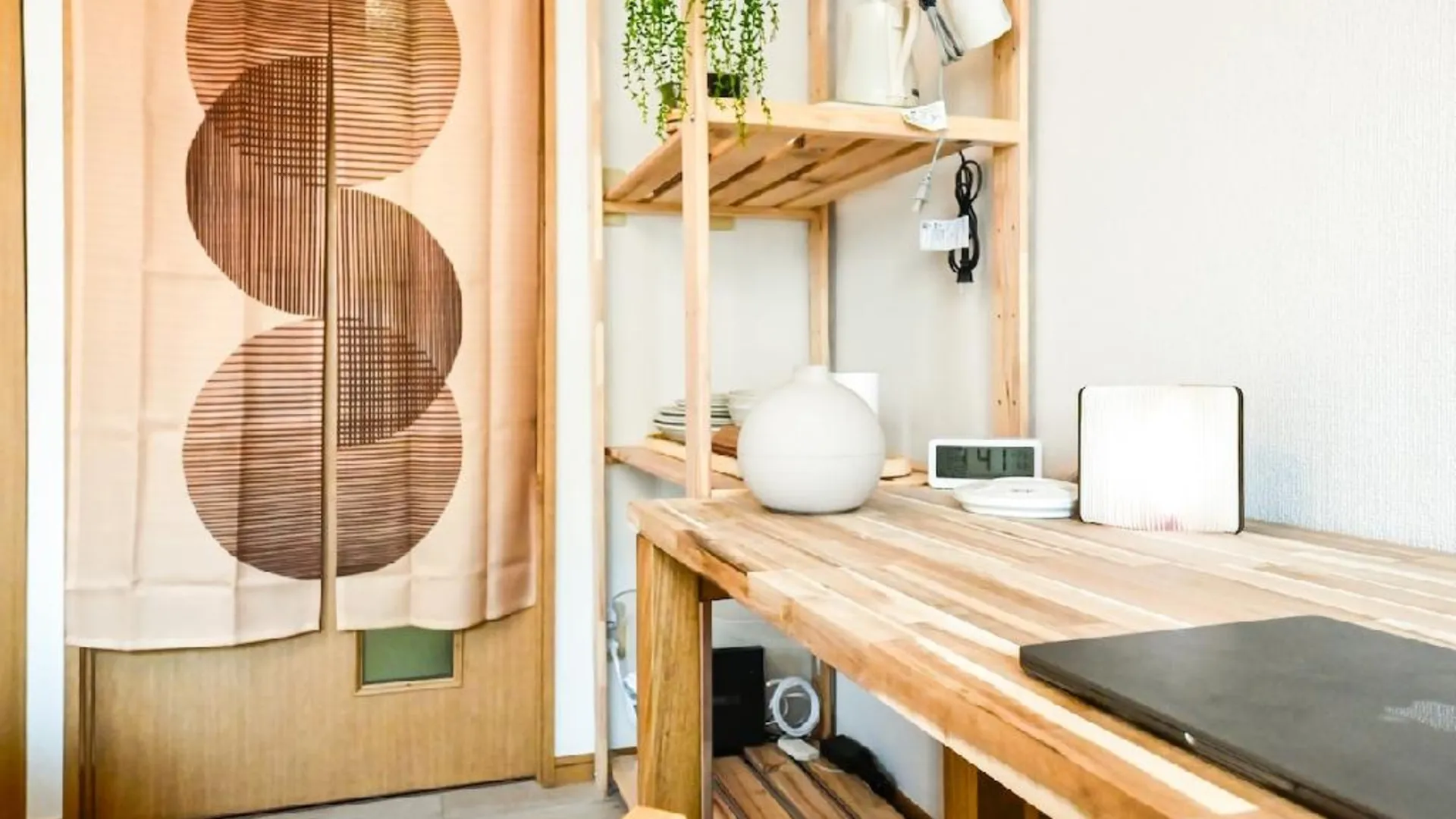 후쿠오카 New! Room 401 Japandi loft in Prime Location 3성급 게스트하우스 레스토랑