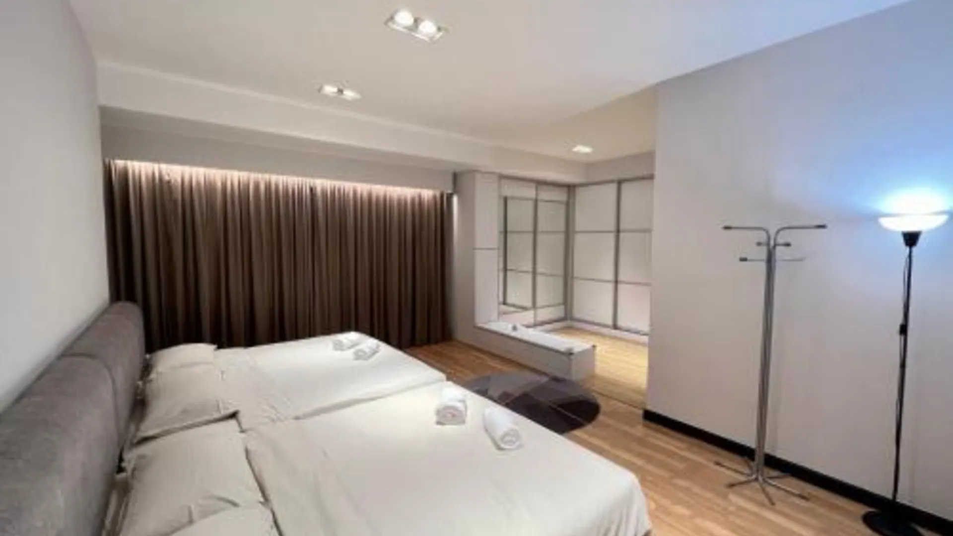 쿠안탄 테루크 쳄페타크의 프라이빗 하우스 (600m², 침실 5개, 프라이빗 욕실 3개) 2성급 게스트하우스 스위트룸