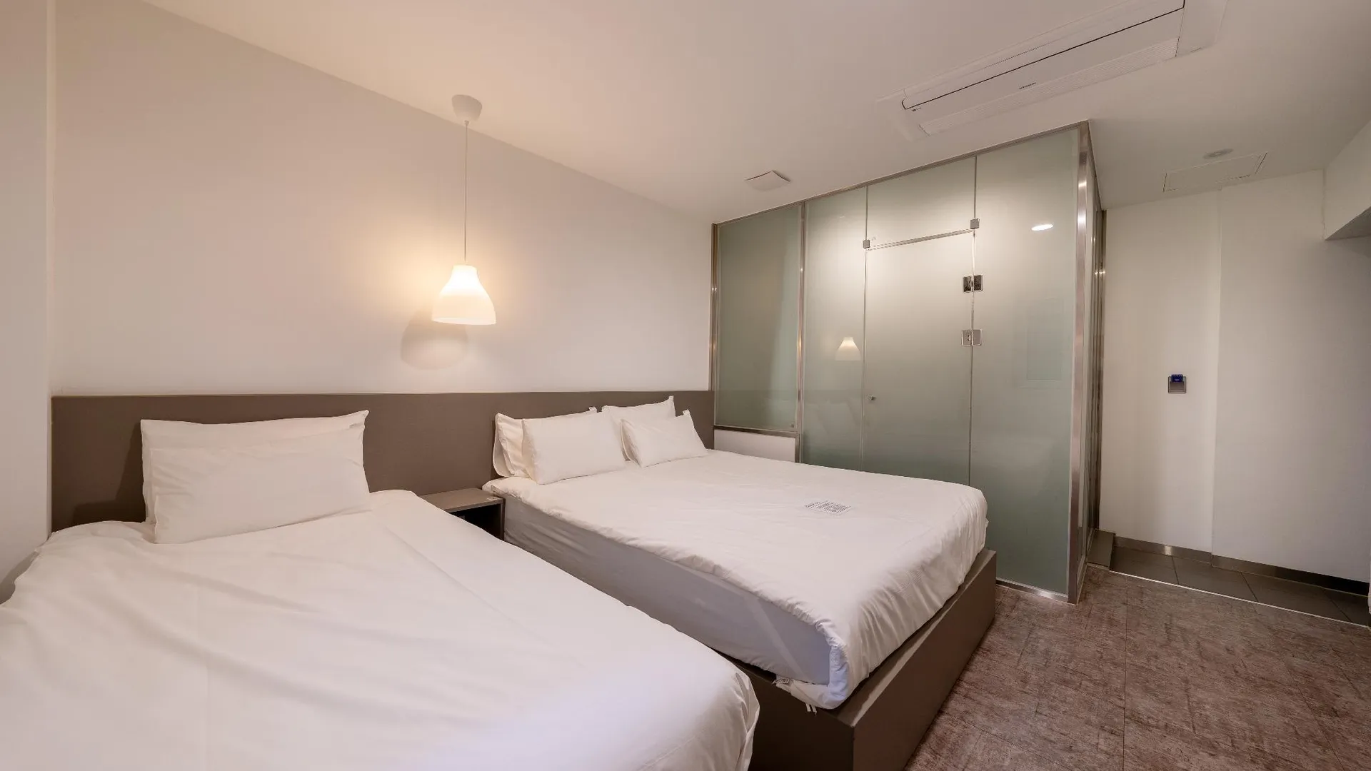 서울 호텔 퍼스트스테이 홍대 2성급 호텔 스위트룸