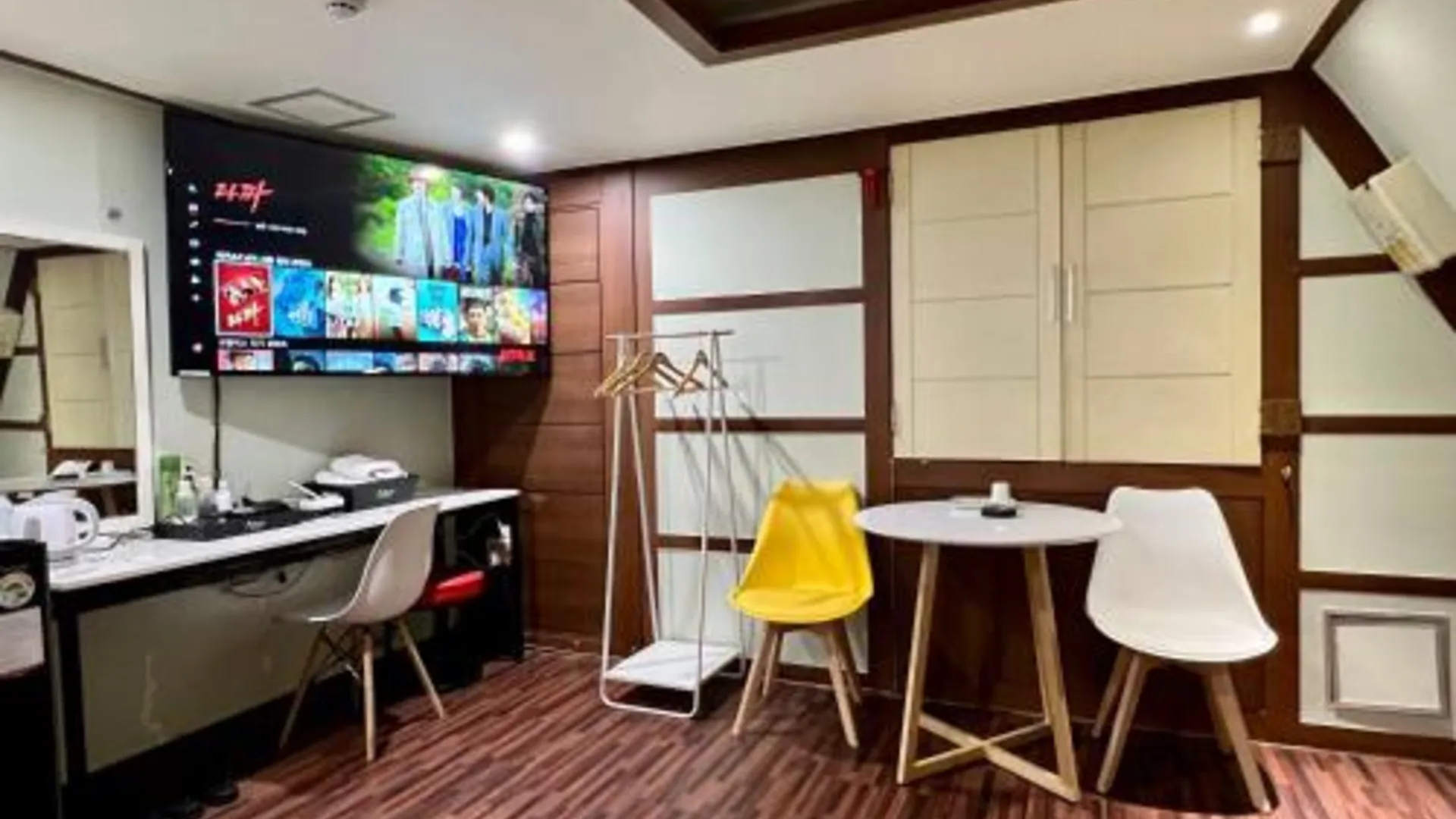 서울 모텔 피카소 3성급 호텔 로비