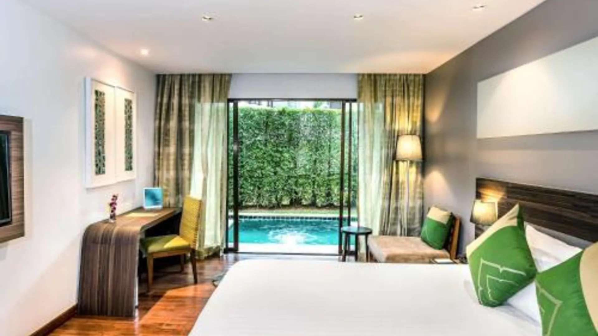 푸켓 홀리데이 인 리조트 푸켓 카론비치 바이 IHG 4성급 호텔 스위트룸