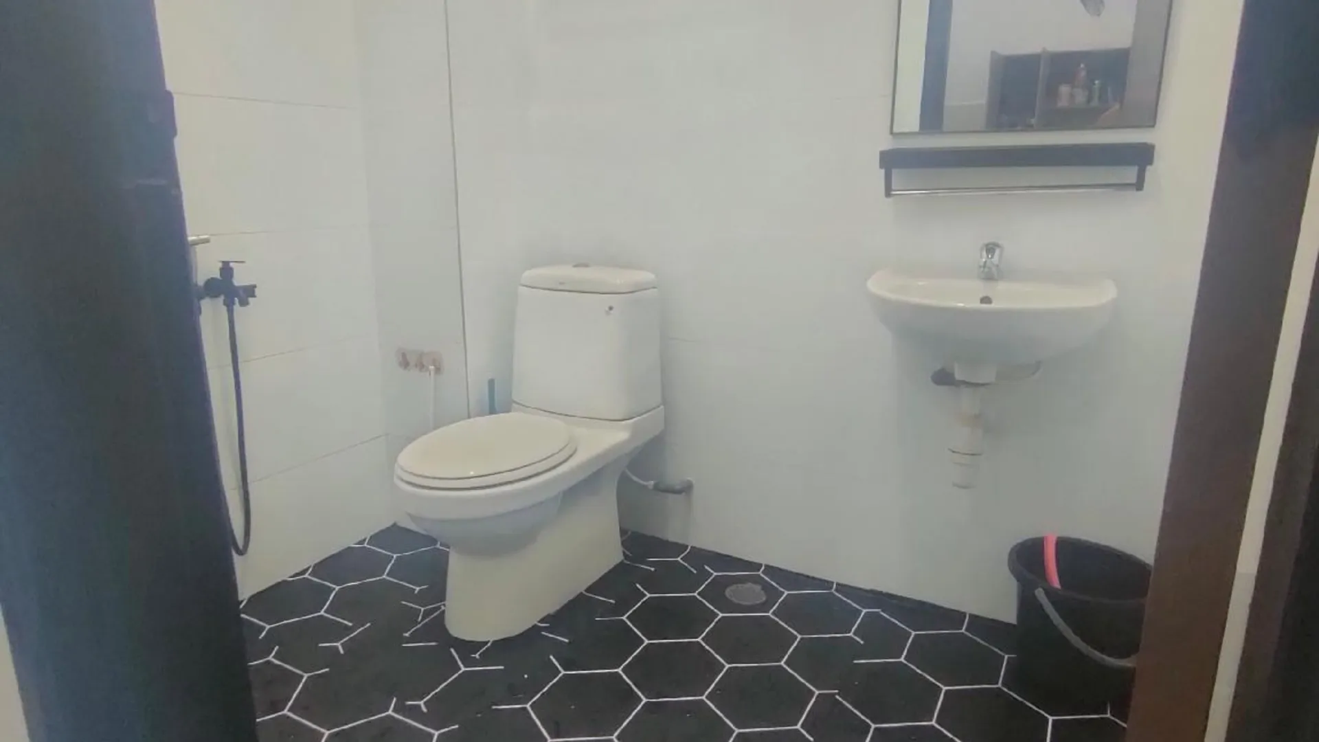 추카이 캄풍 부킷 쿠앙의 아파트먼트 (m², 침실 3개, 프라이빗 욕실 2개) 3성급 싱글룸 객실