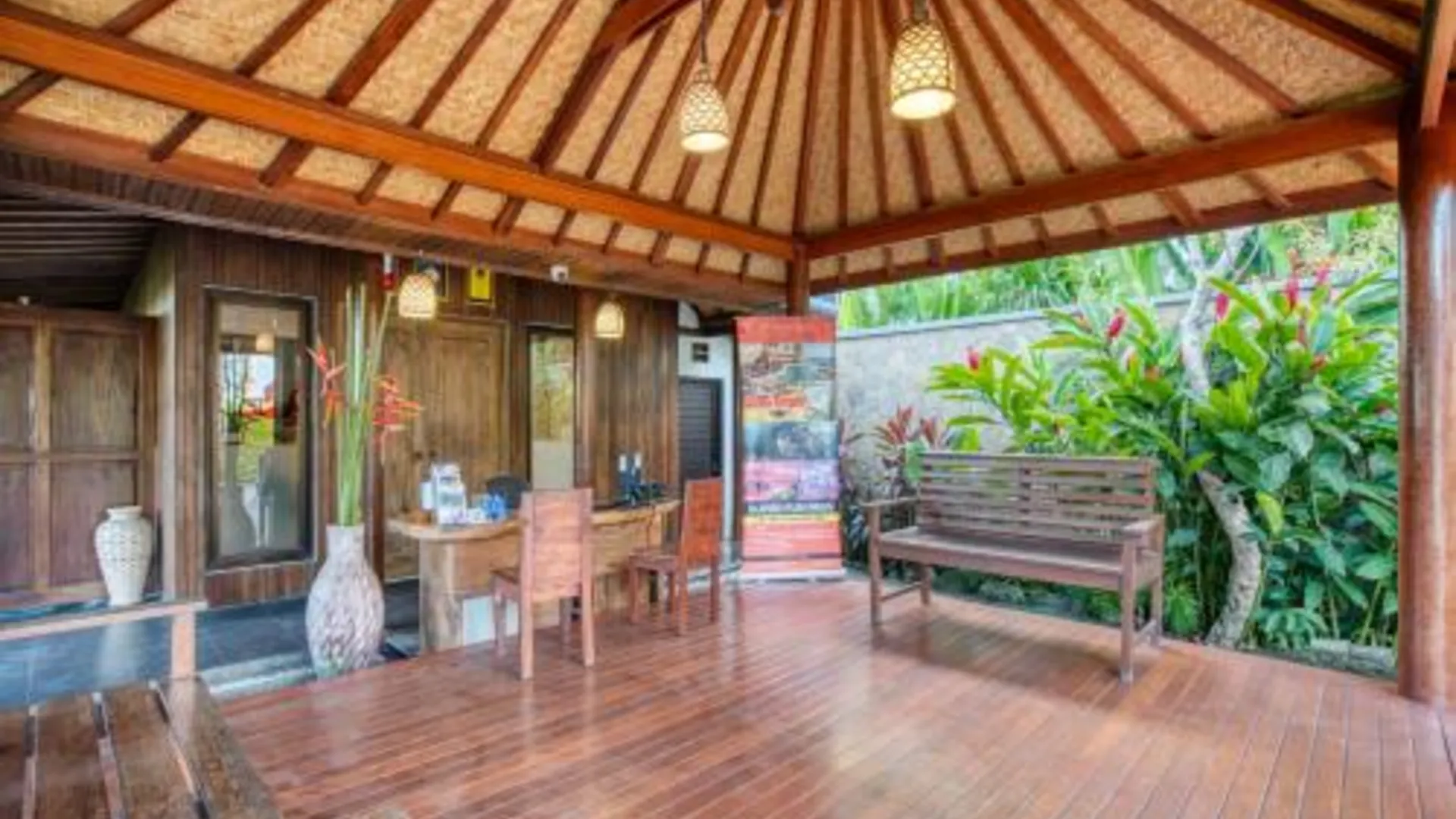 발리 소티스 빌라 창구 4성급 호텔 레스토랑