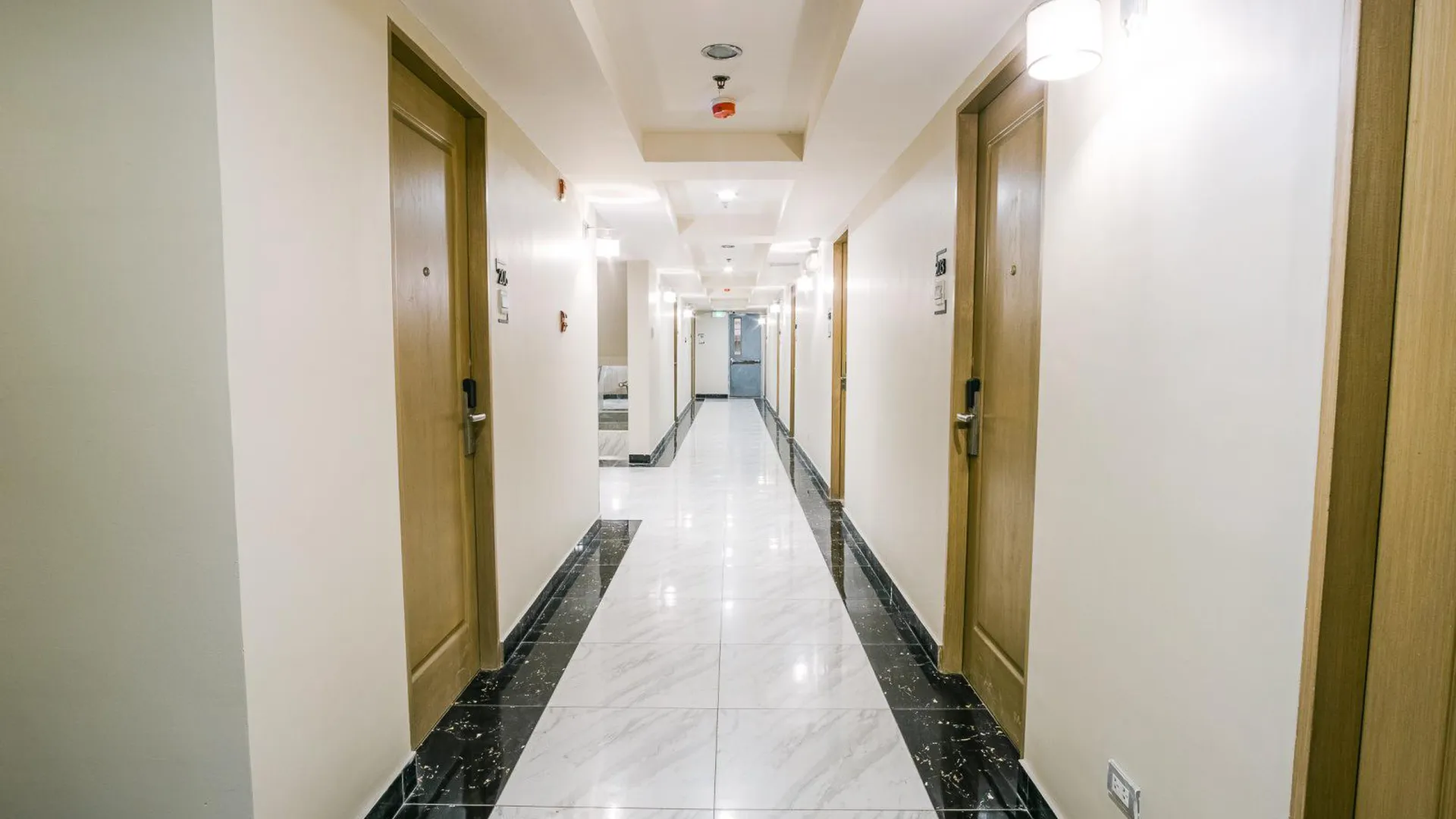 세부 슈어스테이 플러스 바이 베스트 웨스턴 세부 시티 2성급 호텔 전망