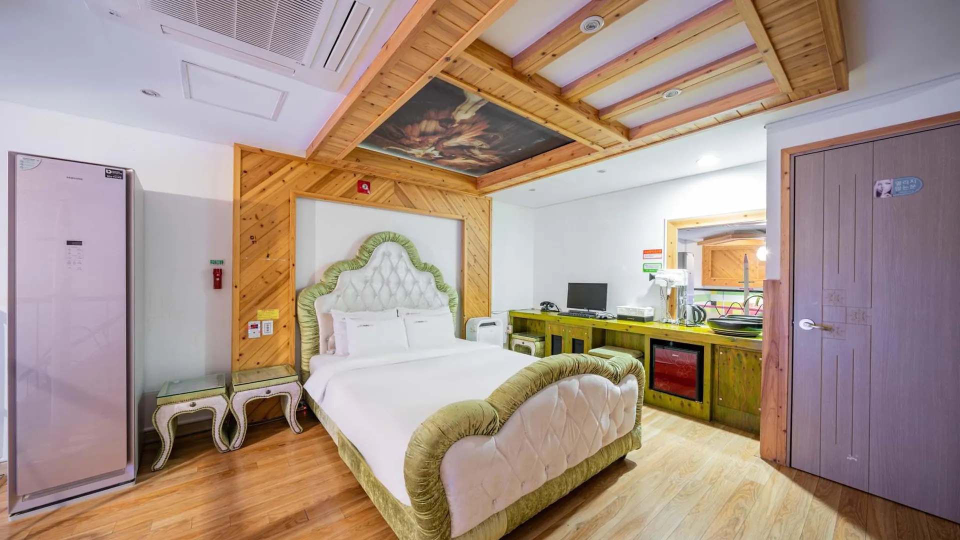 전주 전주 금암동 이카로스 드라이브인 무인텔 호텔 스위트룸