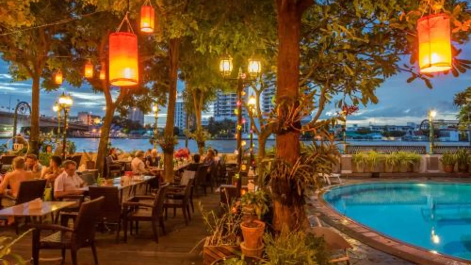 방콕 뉴 시암 리버사이드 2성급 호텔 스위트룸