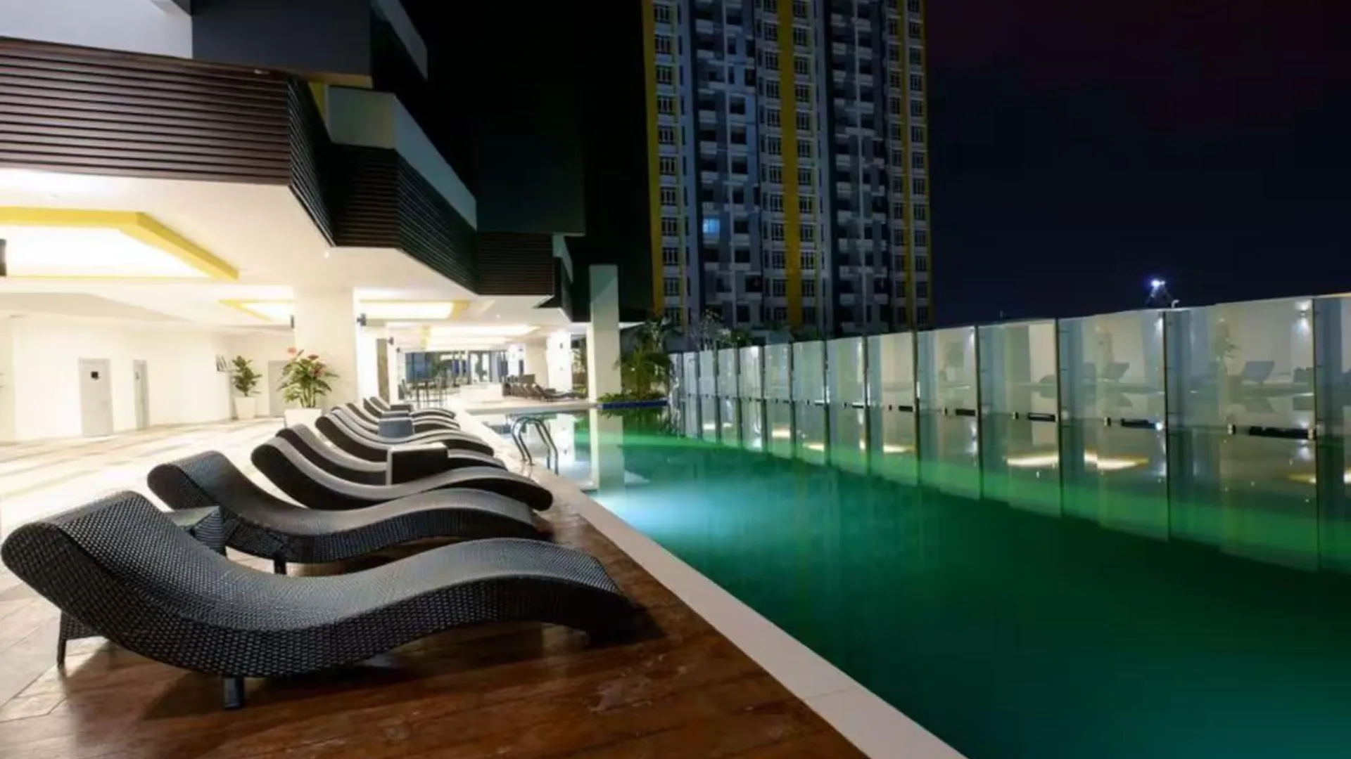 이포 캄풍 쿠차이의 아파트먼트 (880m², 침실 2개, 프라이빗 욕실 2개) 3성급 싱글룸 로비