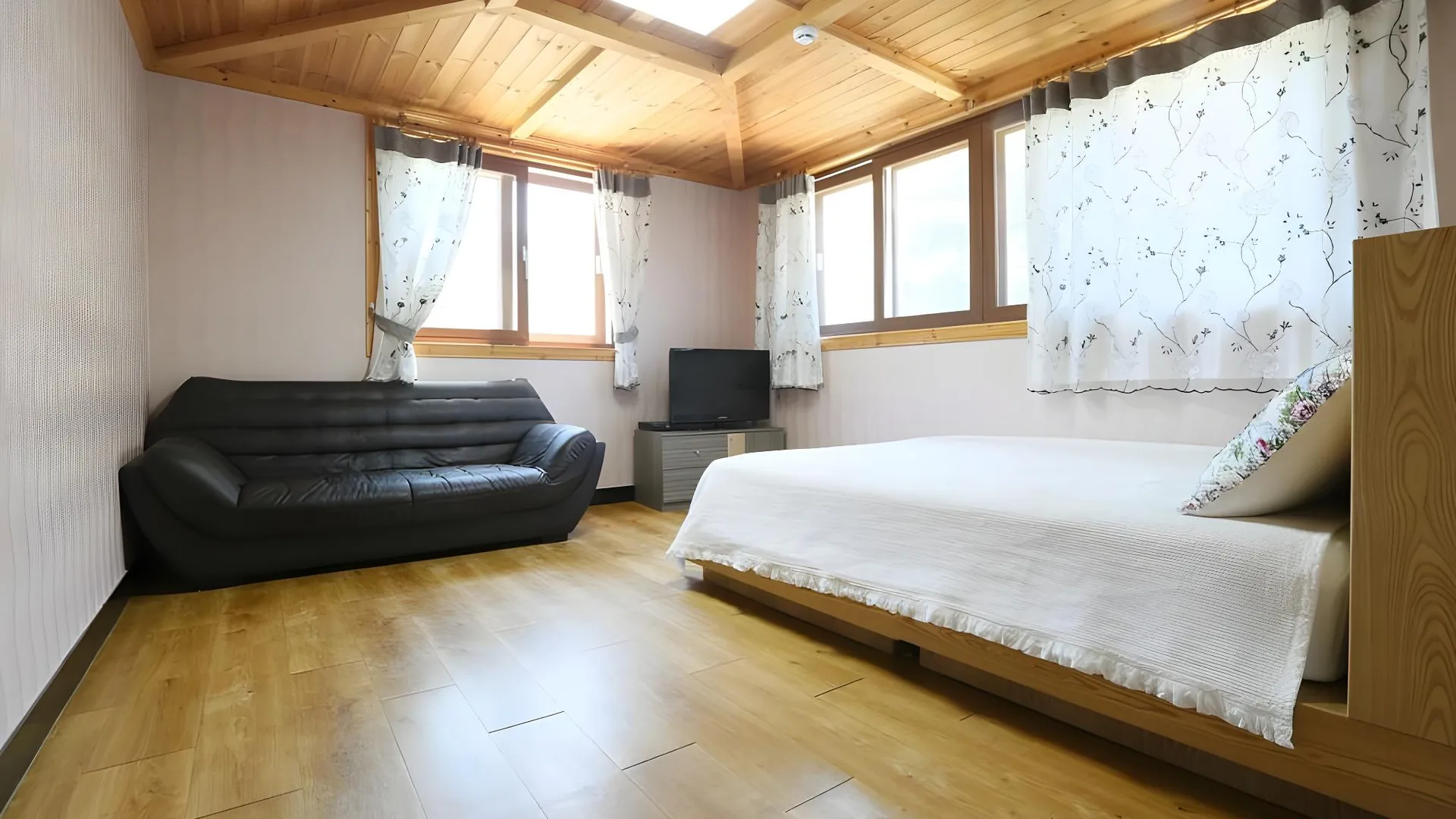 양양 광명 가족 펜션 2성급 게스트하우스 로비