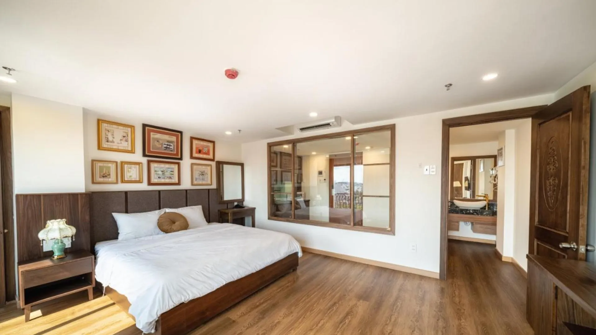 다낭 랑만디 호텔 앤 아파트먼트 4성급 호텔 스위트룸