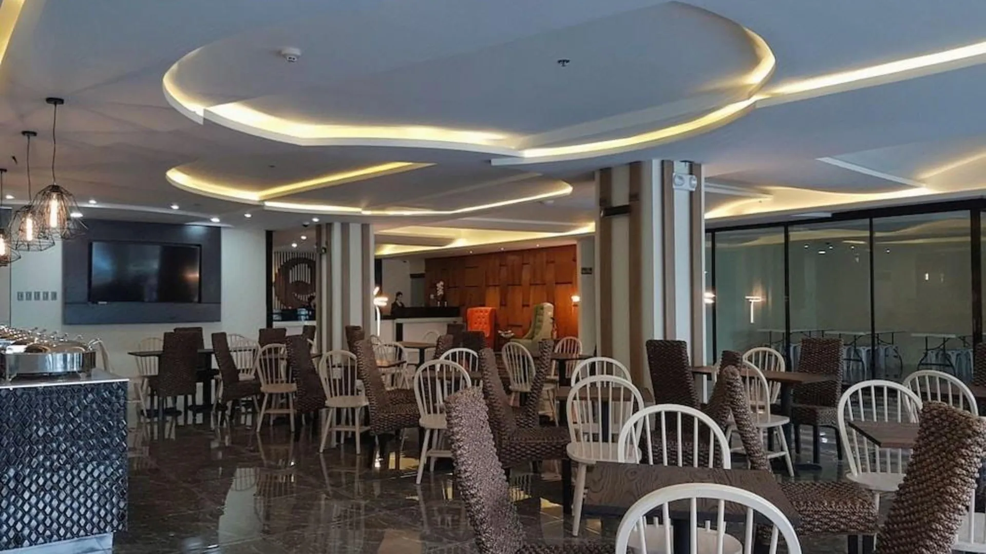 세부 이스트랜드 호텔 앤 레지던스 3성급 호텔 외관