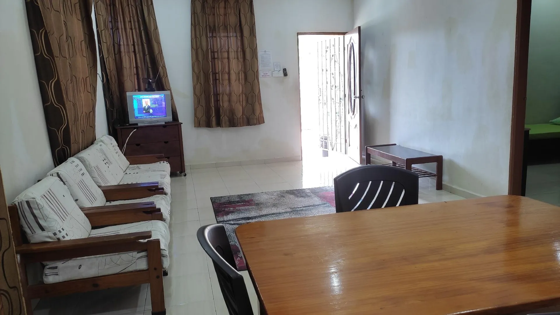 둥군 쿠알라둥운의 아파트먼트 (m², 침실 1개, 프라이빗 욕실 1개) 2성급 싱글룸 외관