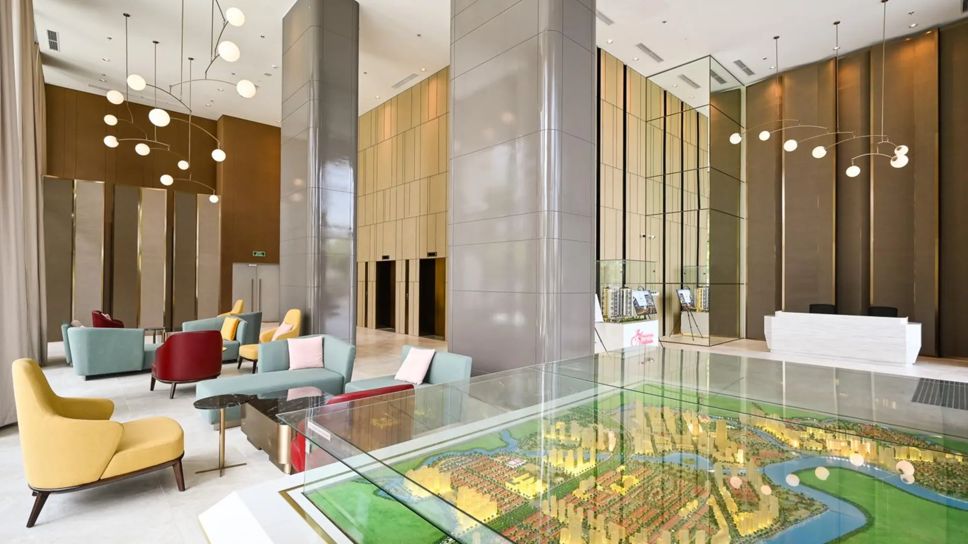 호치민 로얄 스테이트 - 디 아센티아 푸미흥 4성급 호텔 외관