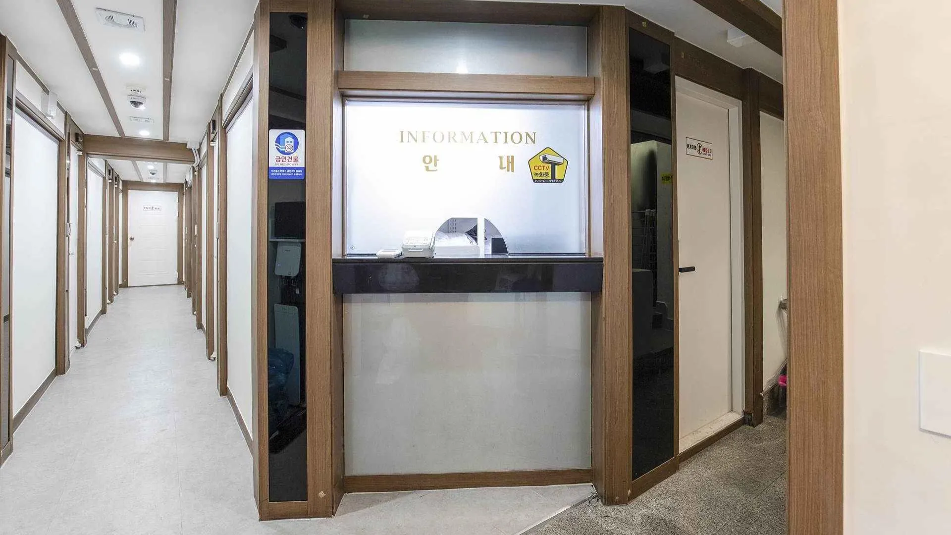 서울 영등포구청역 달 모텔 3성급 호텔 로비
