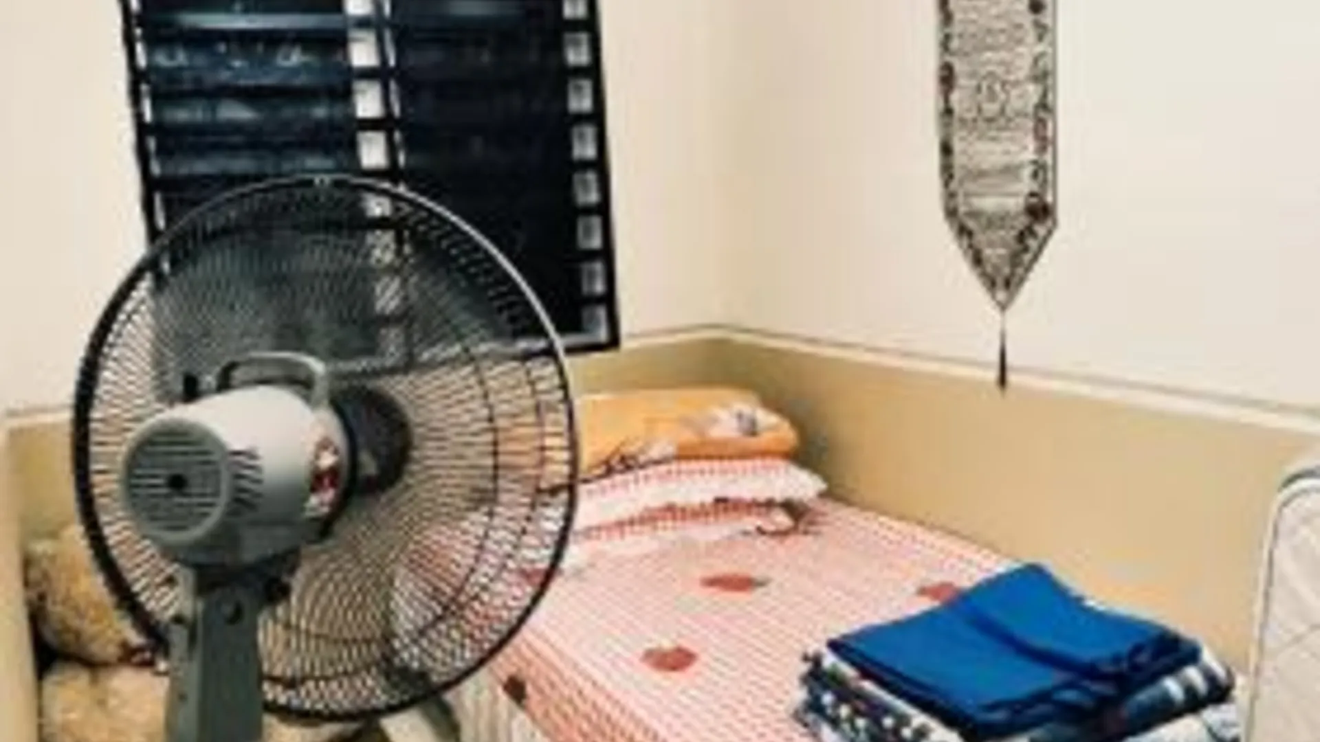 이포 탄중 람부탄의 프라이빗 하우스 (m², 침실 3개, 프라이빗 욕실 2개) 3성급 게스트하우스 객실