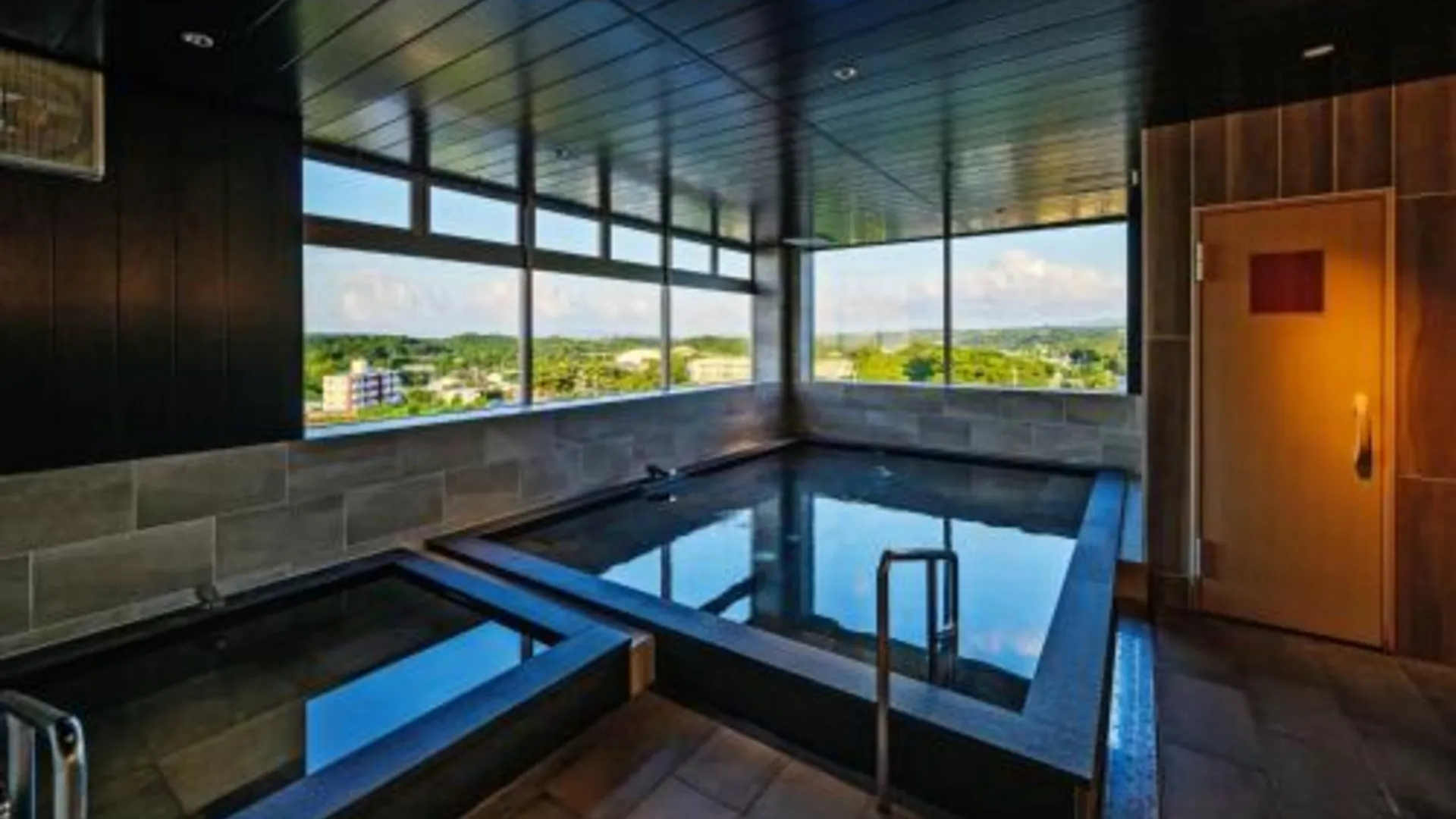 오키나와 본섬 릿 호텔 나키진 2성급 호텔 외관