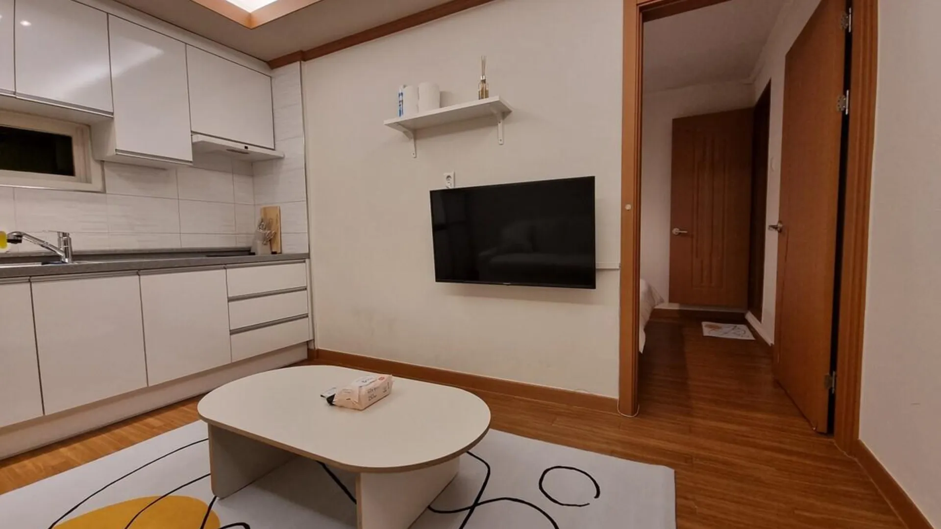 서울 신촌의 프라이빗 하우스 (m², 침실 1개, 프라이빗 욕실 1개) 4성급 게스트하우스 전망