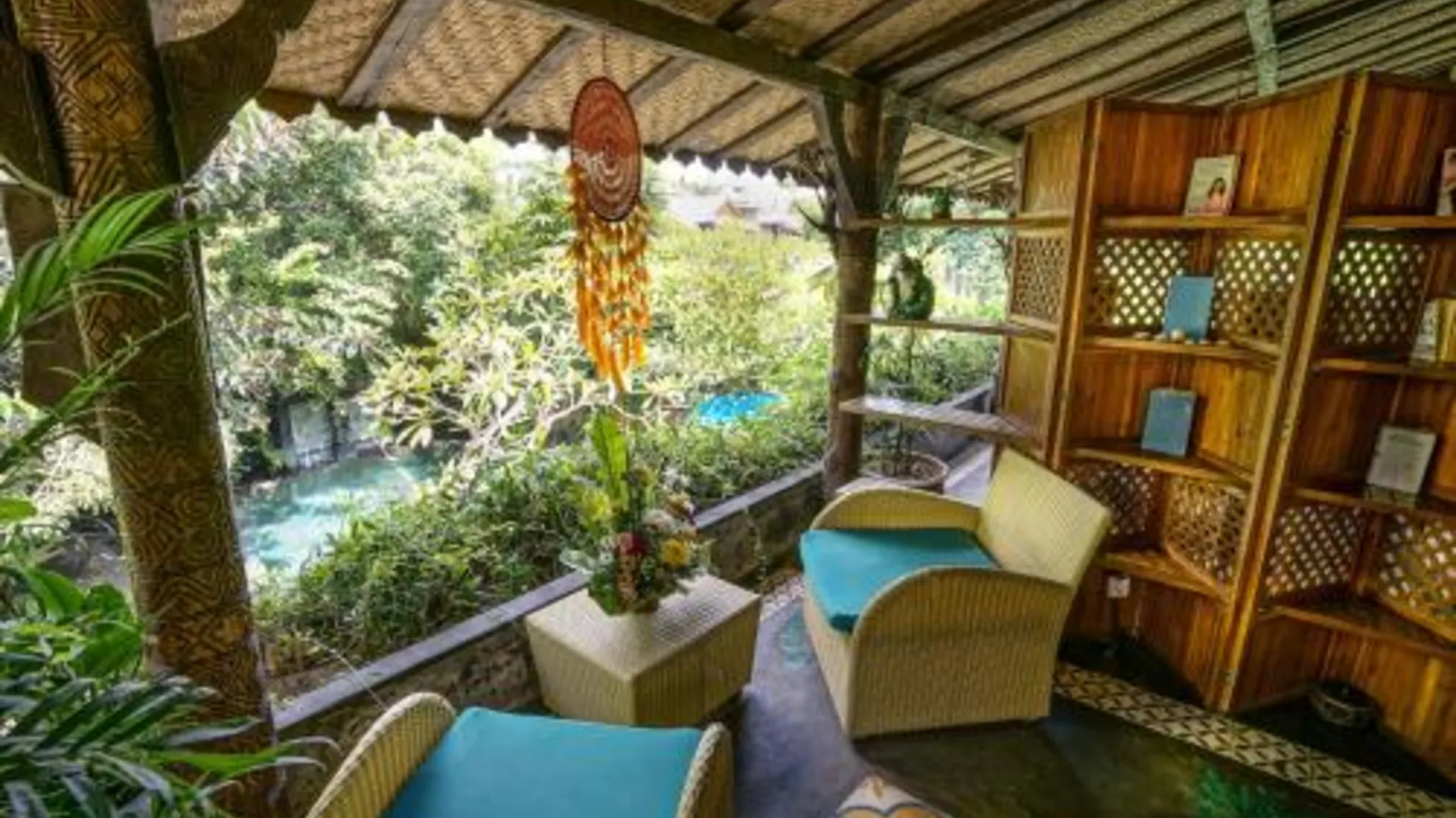 발리 KTS 발리니즈 빌라 호텔 외관