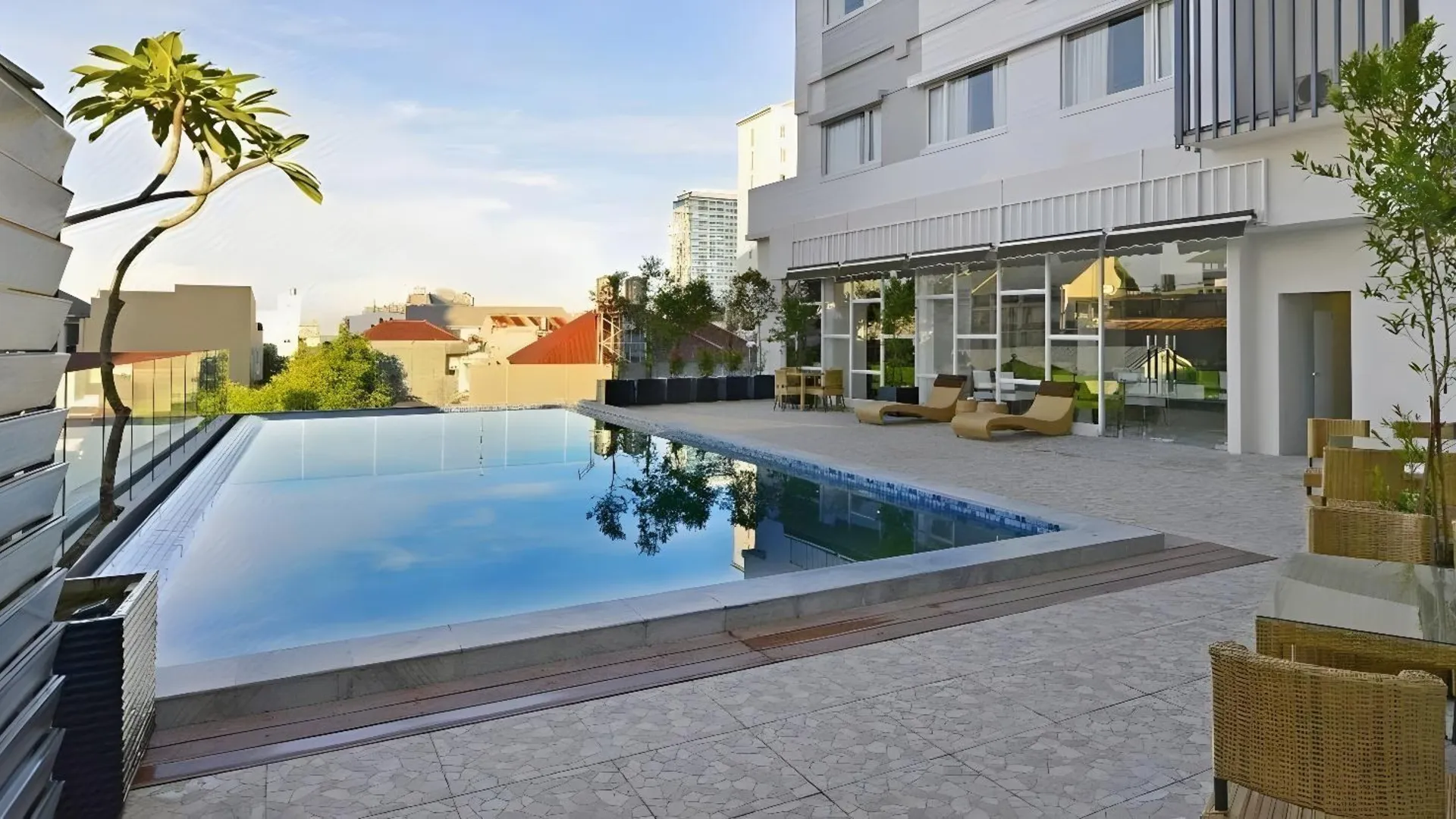 마카사르 위즈 프라임 호텔 하사누딘 마카사르 호텔 외관