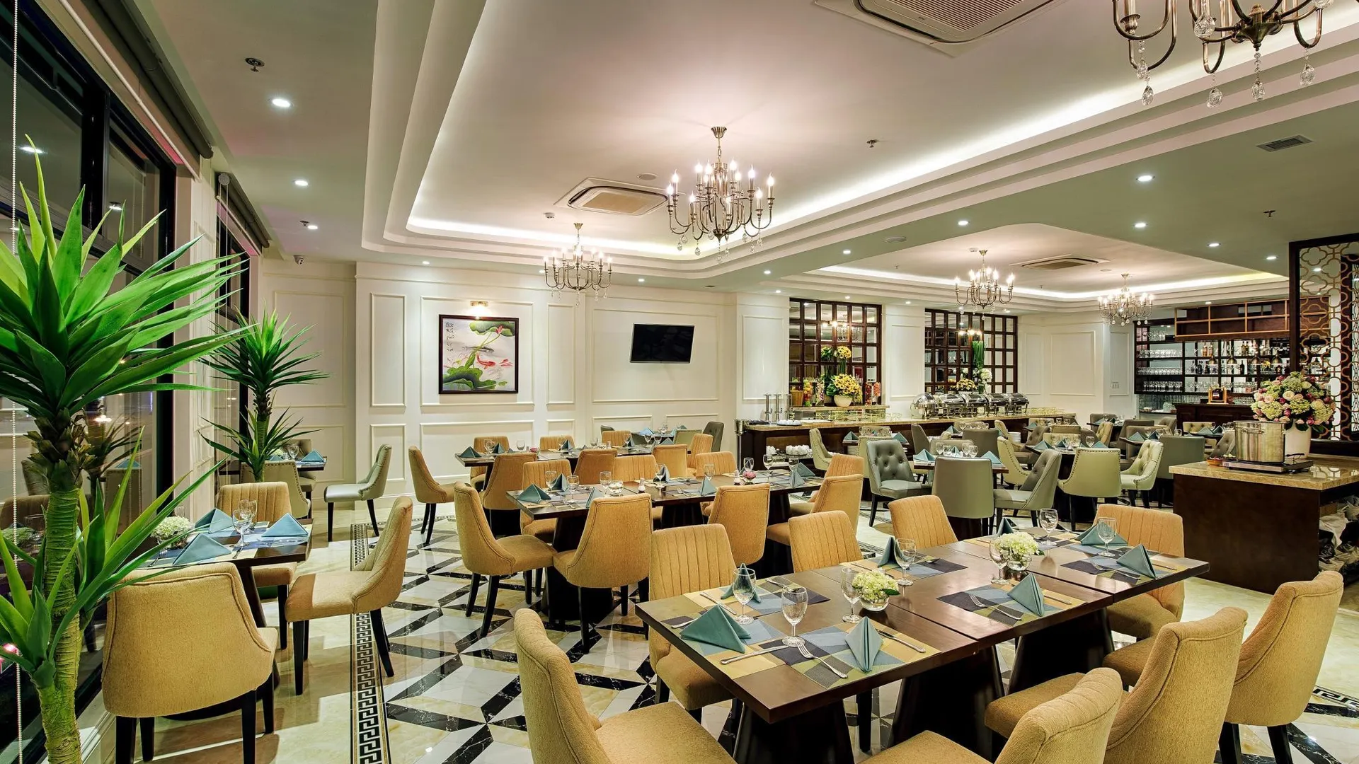 다낭 애덜린 호텔 앤 스위트 4성급 호텔 로비