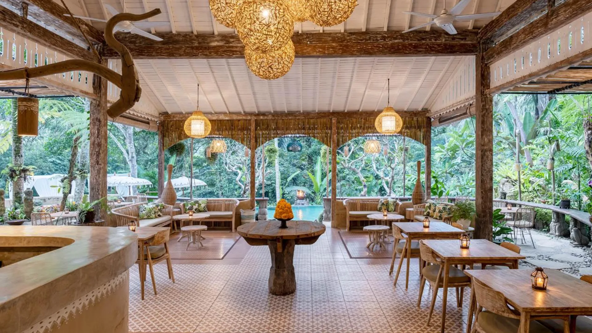 발리 프라마나 기리 쿠스마 4성급 호텔 로비