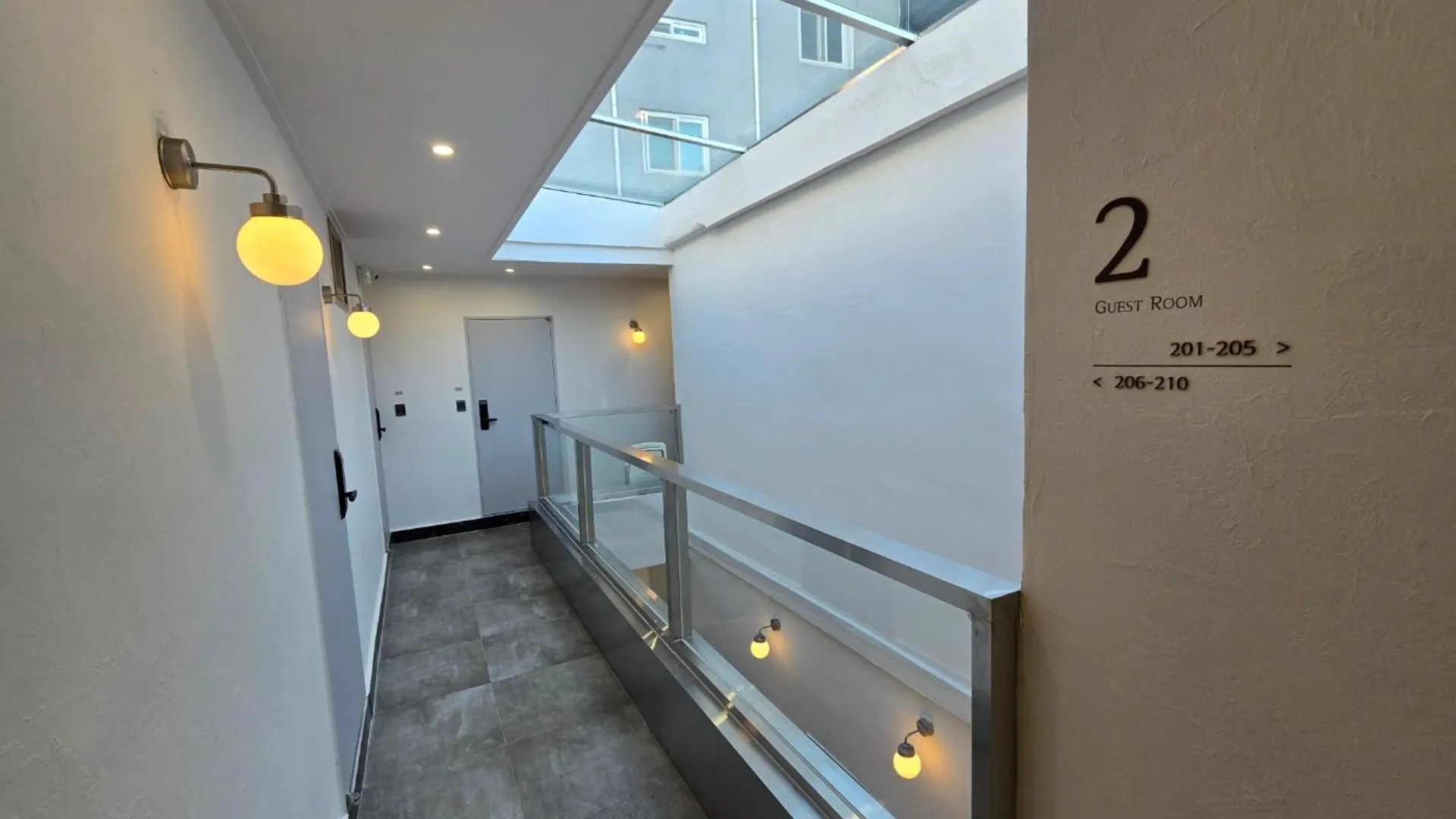 서울 어바웃스테이 동대문 2성급 호텔 외관