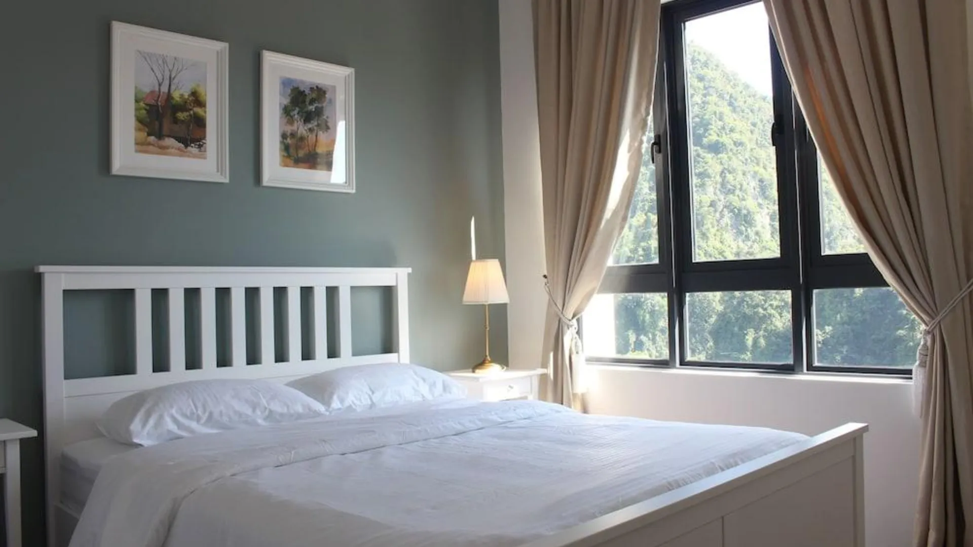 이포 Mountain & Theme Park Views  Cozy Suite 3성급 호텔 레스토랑