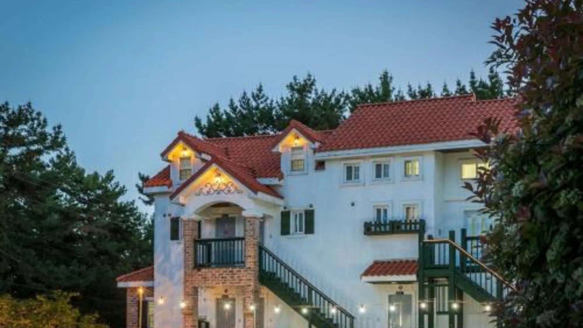 태안 태안 빨간풍선펜션 3성급 게스트하우스 로비